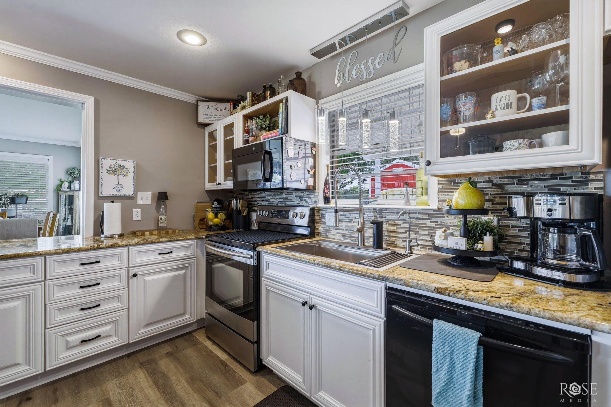 2528 Sleepy Hollow Road Property Photo 3