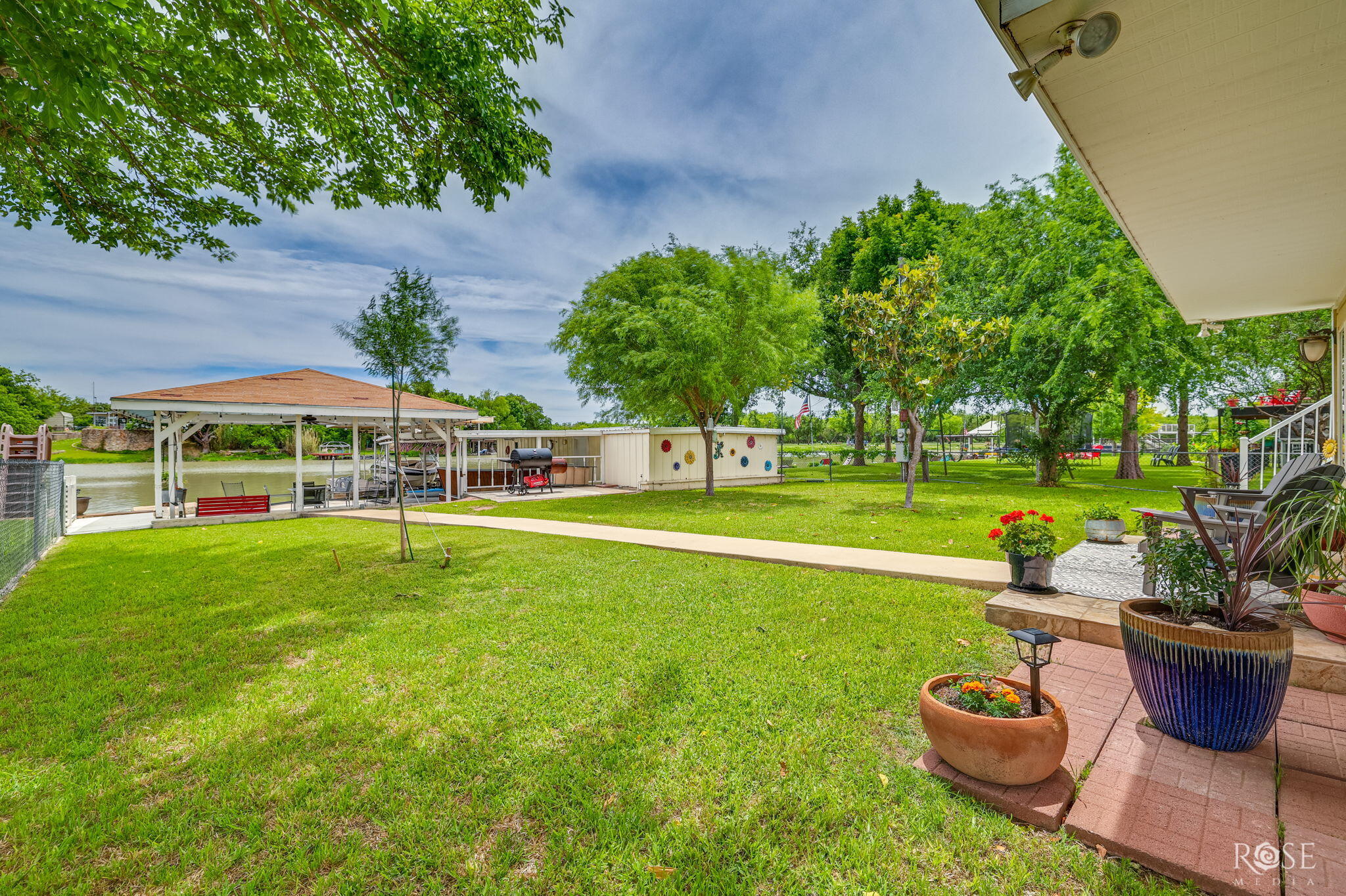2528 Sleepy Hollow Road Property Photo 6