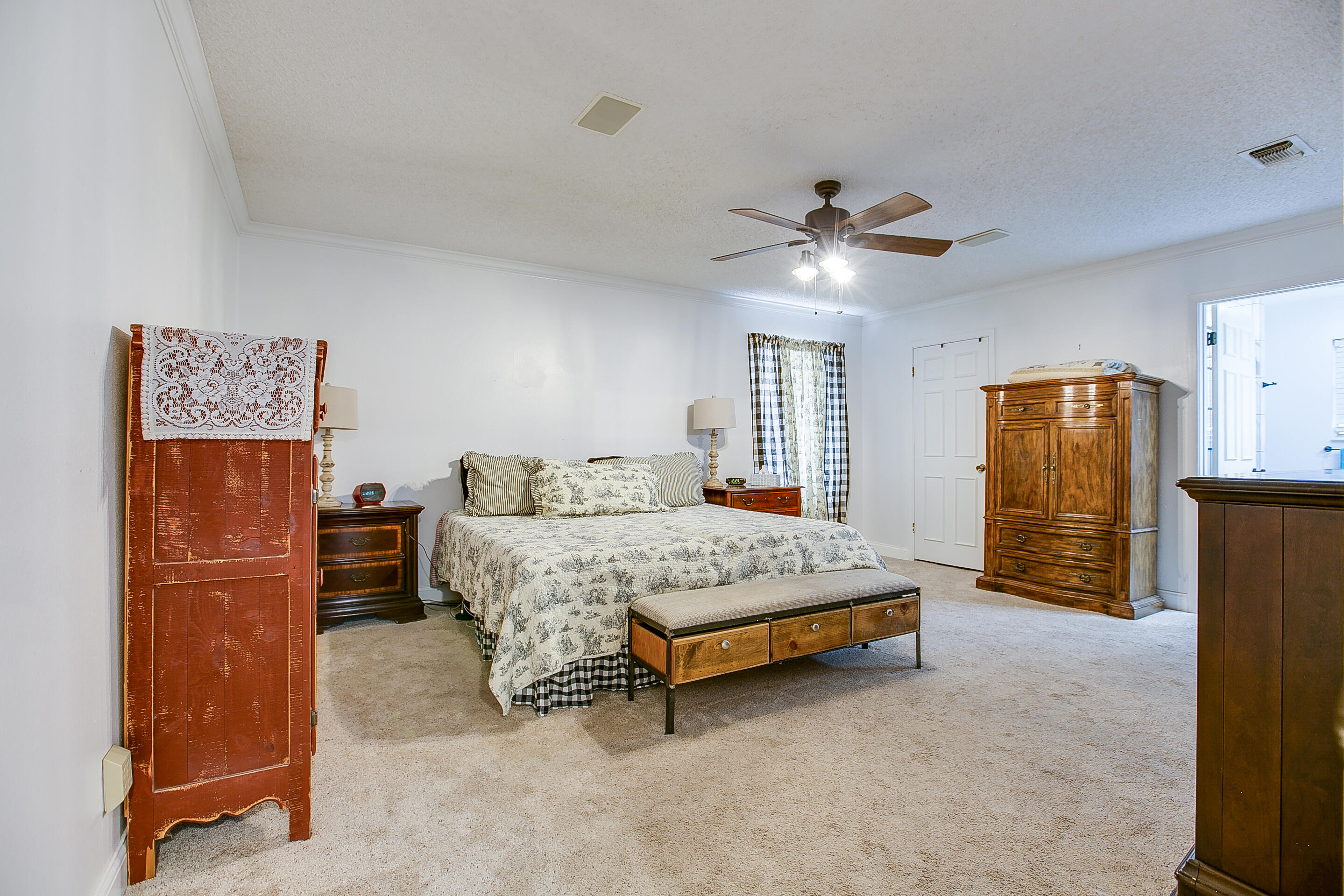 3302 Sierra Court Property Photo 18