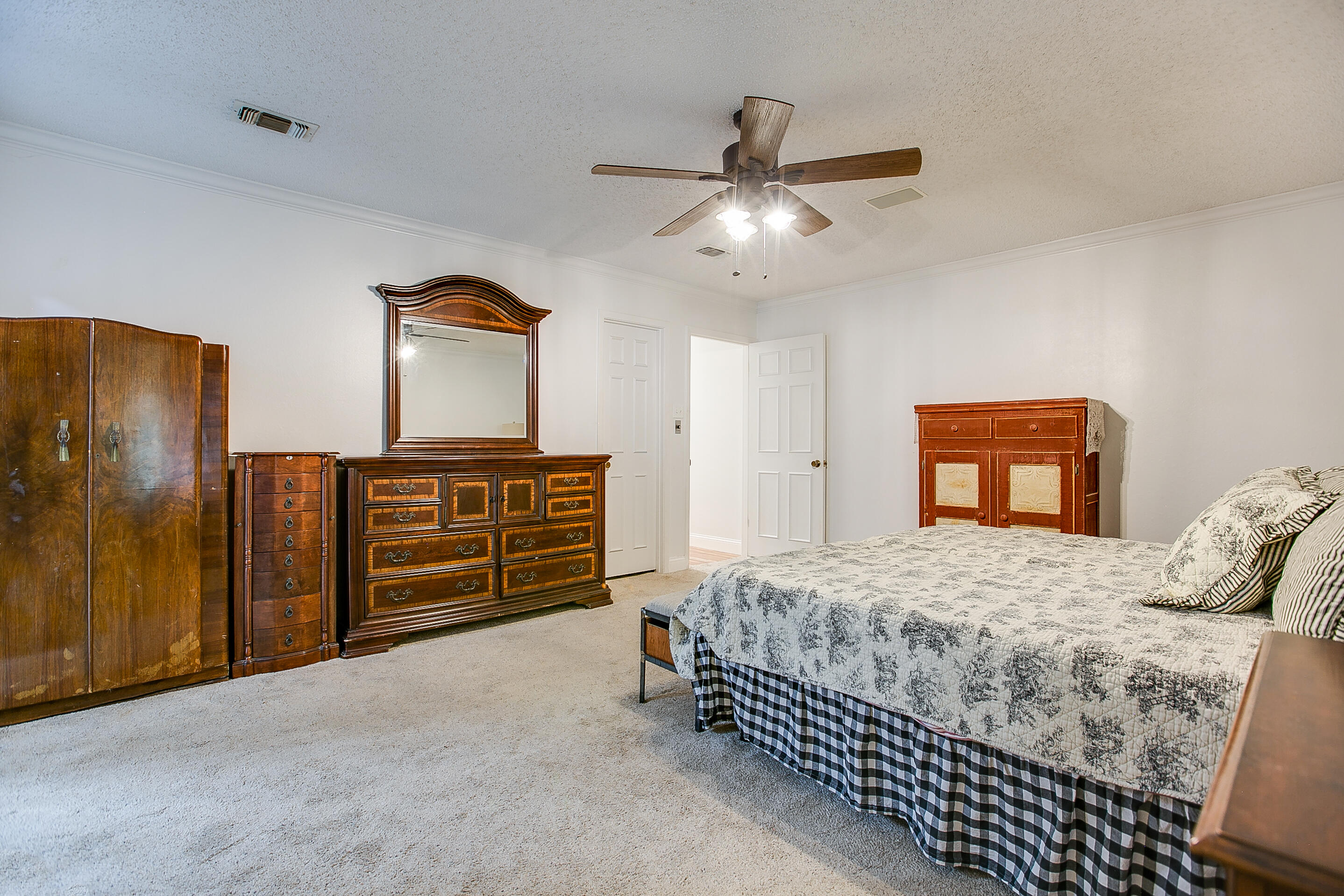 3302 Sierra Court Property Photo 19