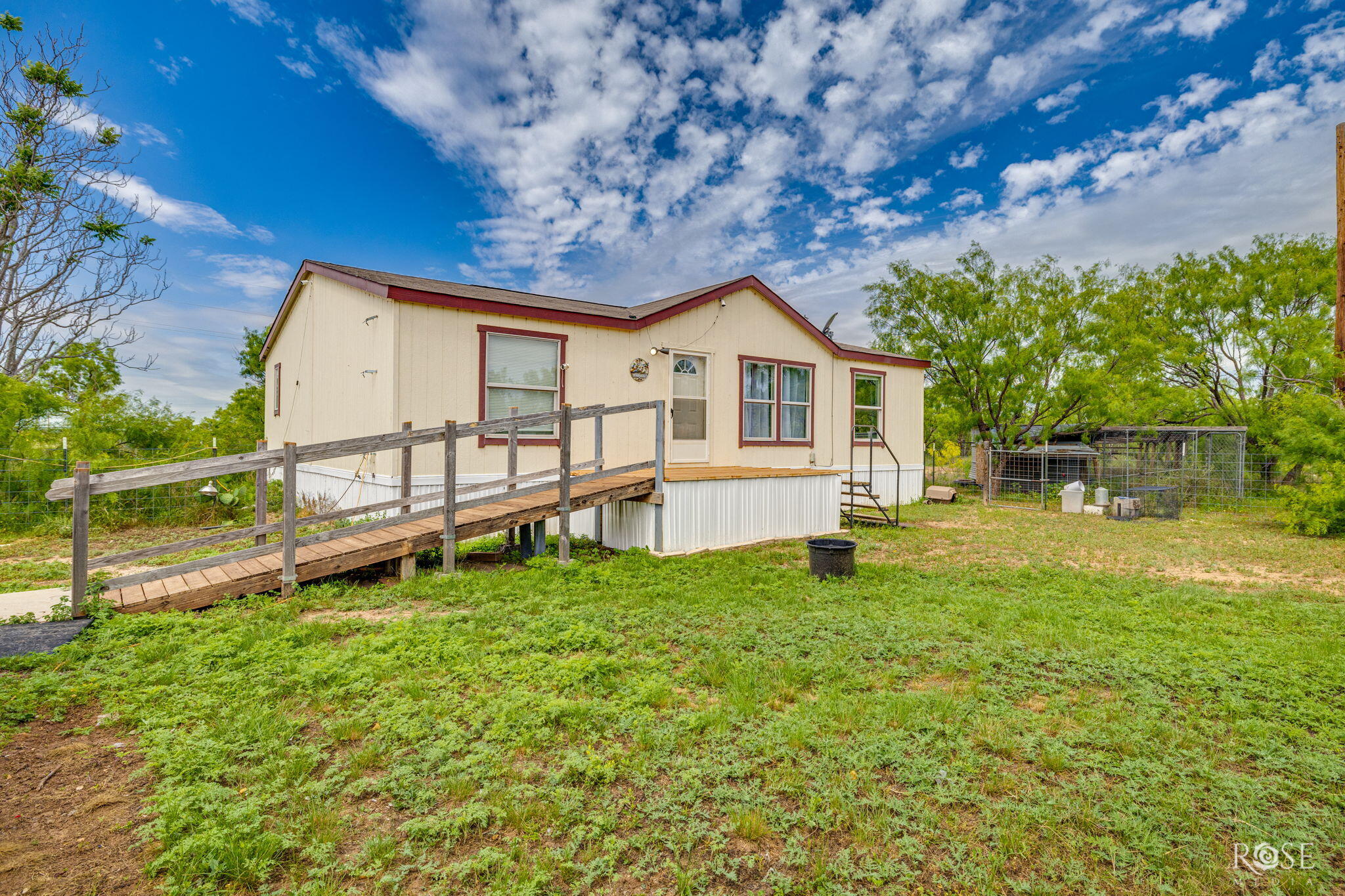 11833 Pin Oak Road Property Photo 3