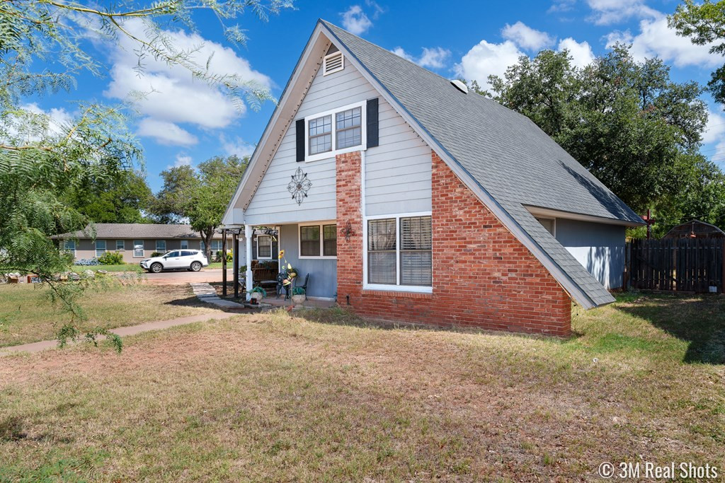 3572 S Oxford Drive Property Photo 3