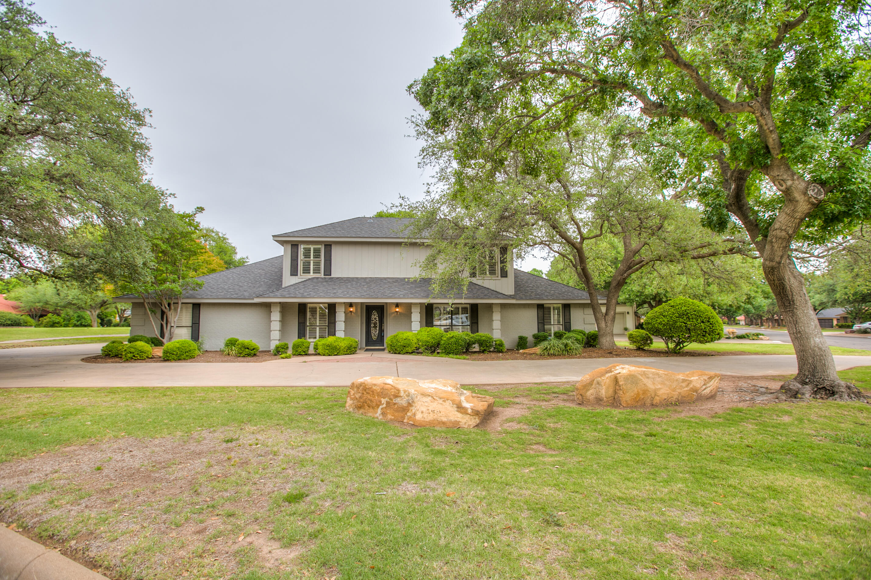 5235 Beverly Drive Property Photo 1