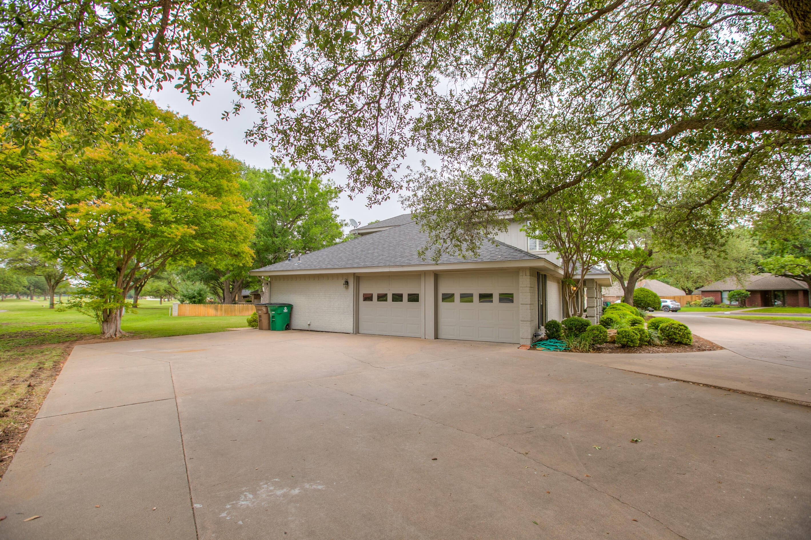 5235 Beverly Drive Property Photo 2