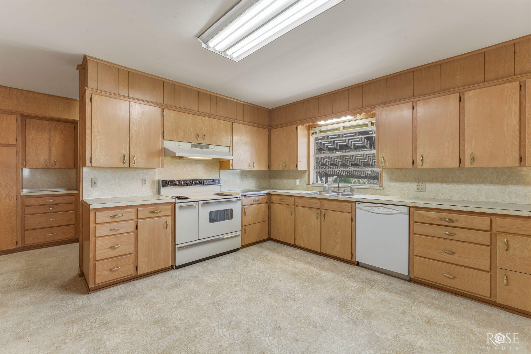 4410 Ford Street Property Photo 13