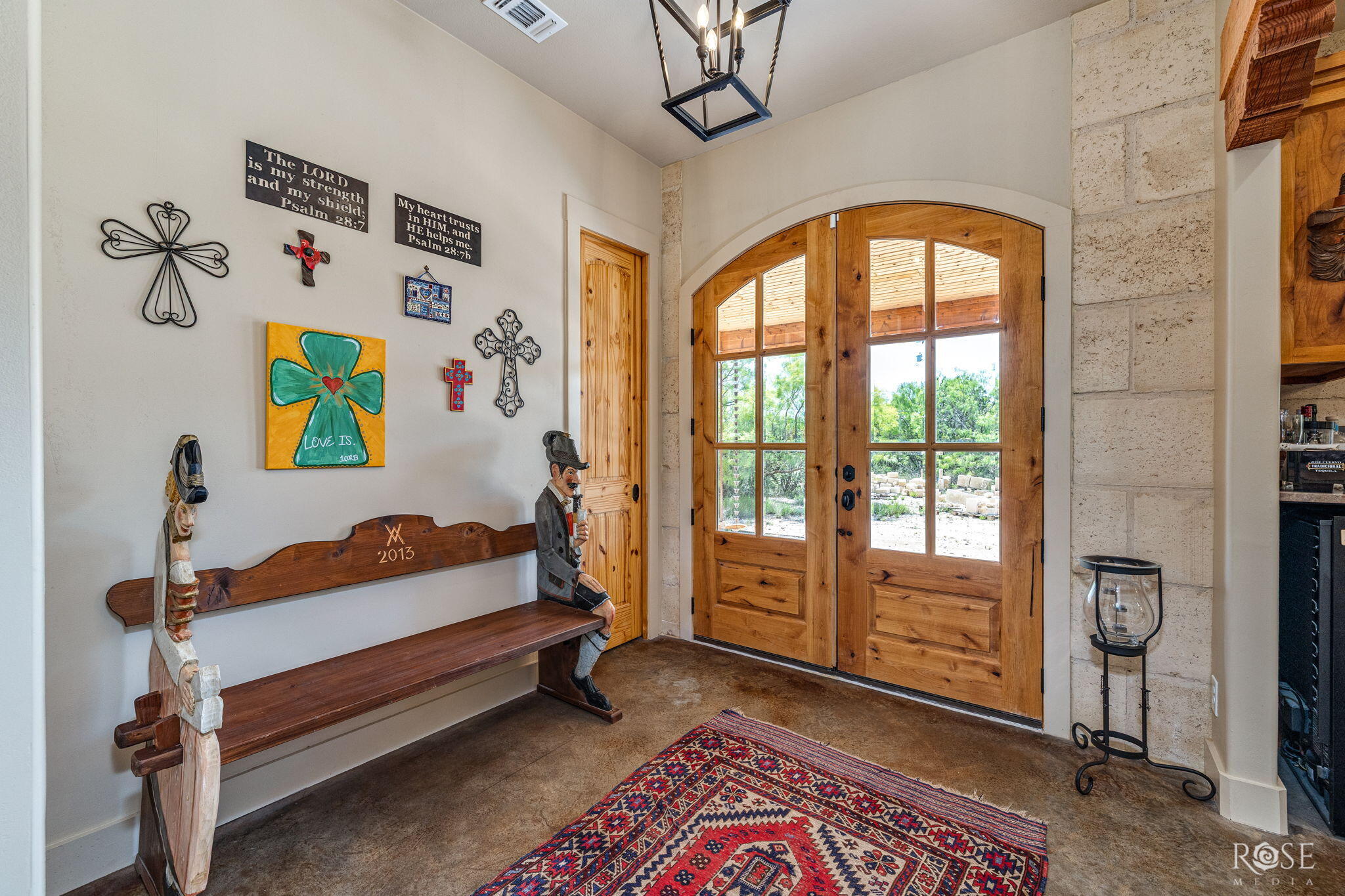18652 Kenley Lane Property Photo 4