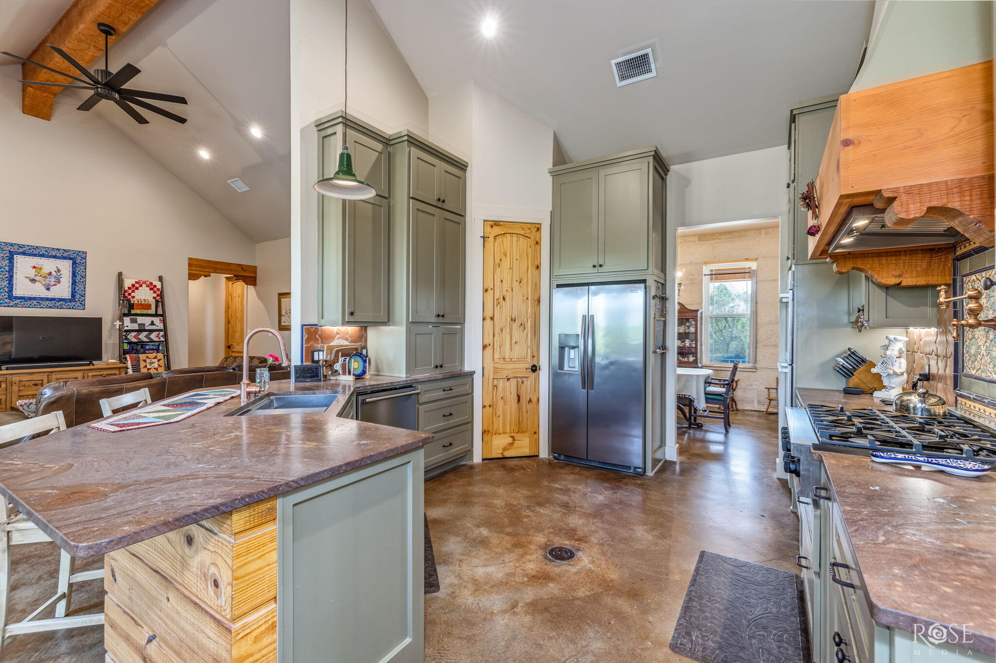 18652 Kenley Lane Property Photo 17