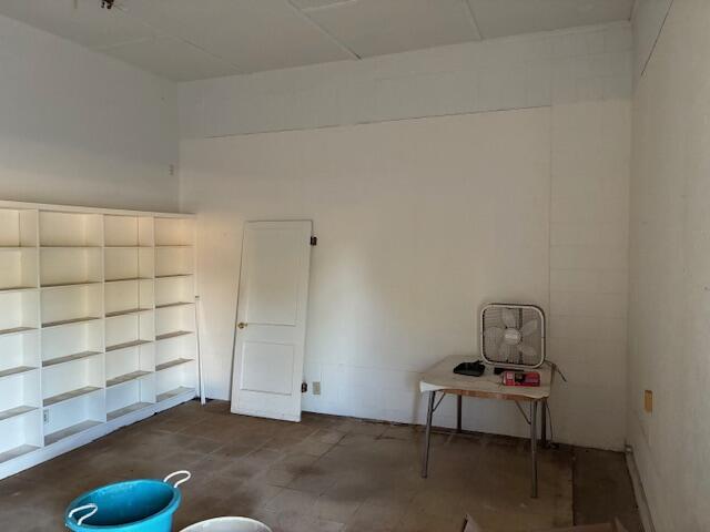 2304 N Howard Street Property Photo 5