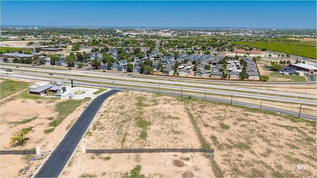 1675 W Loop 306 Property Photo 4