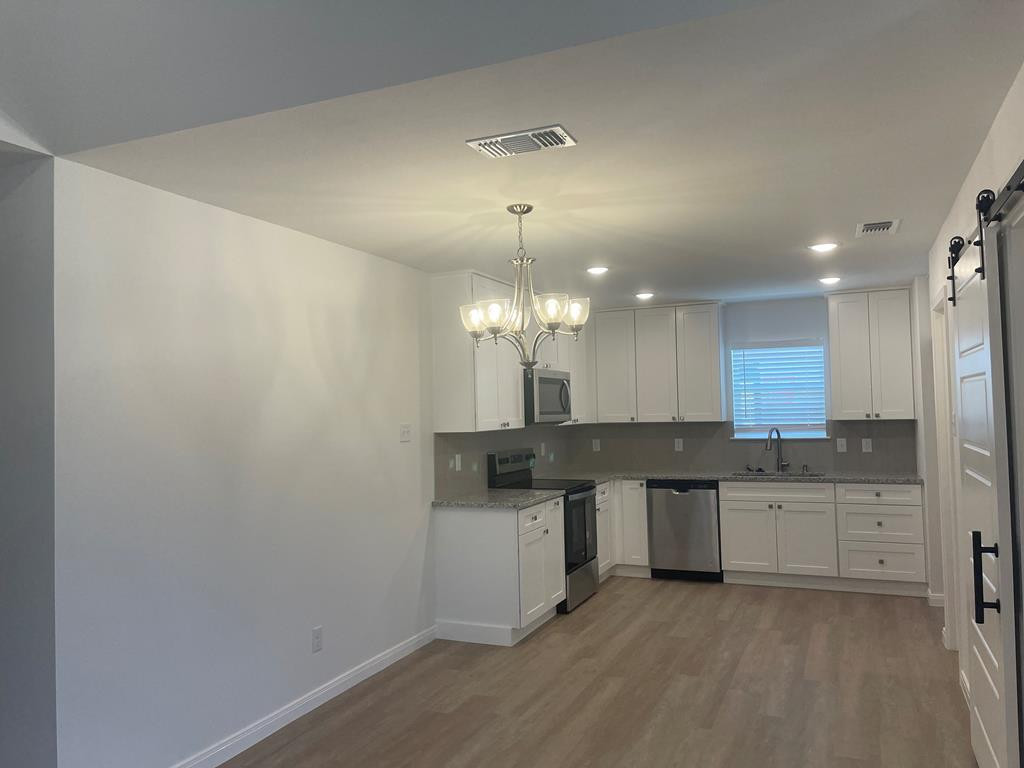 6127 Valley Pine Drive Property Photo 4