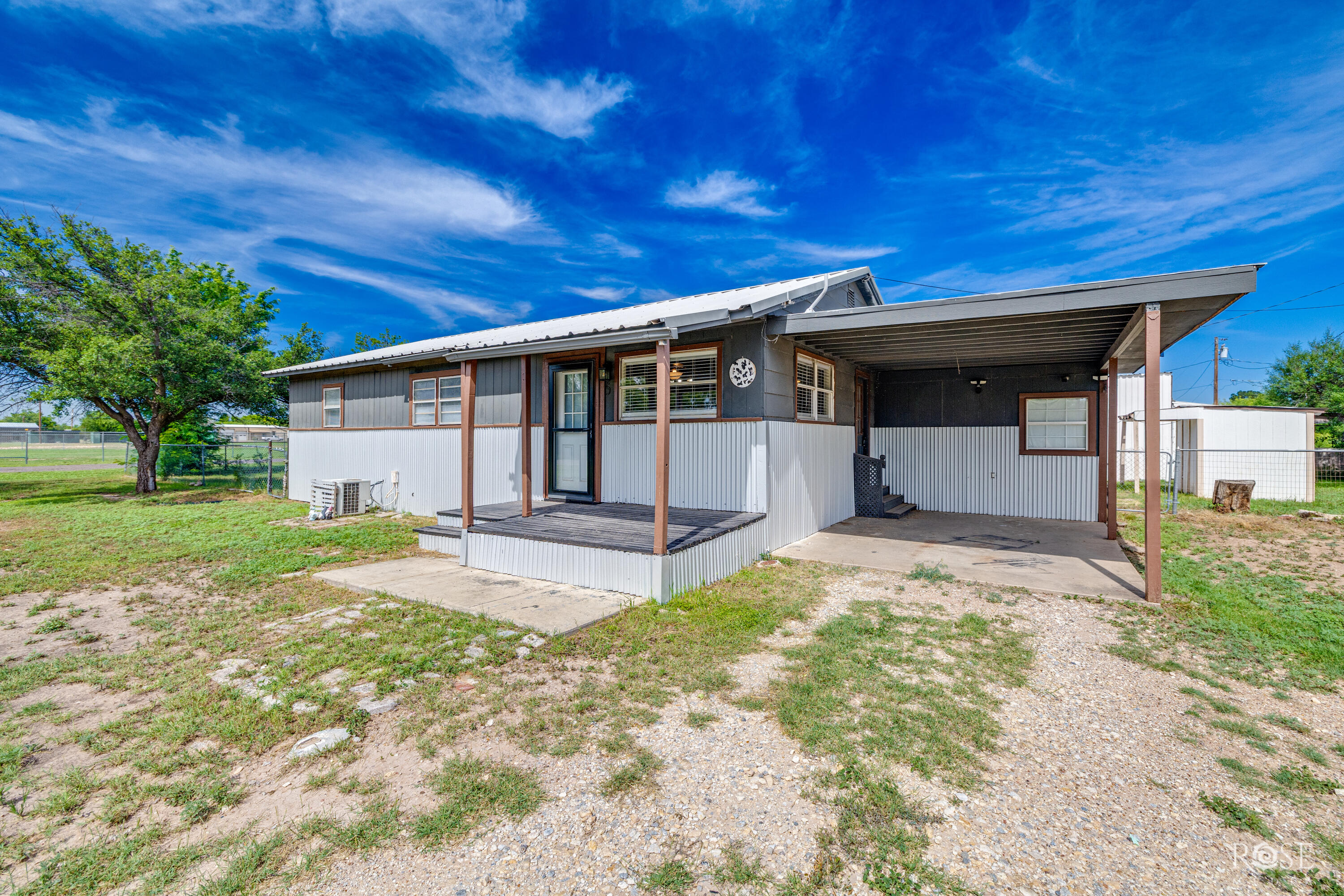 9570 Grapevine Avenue Property Photo 4