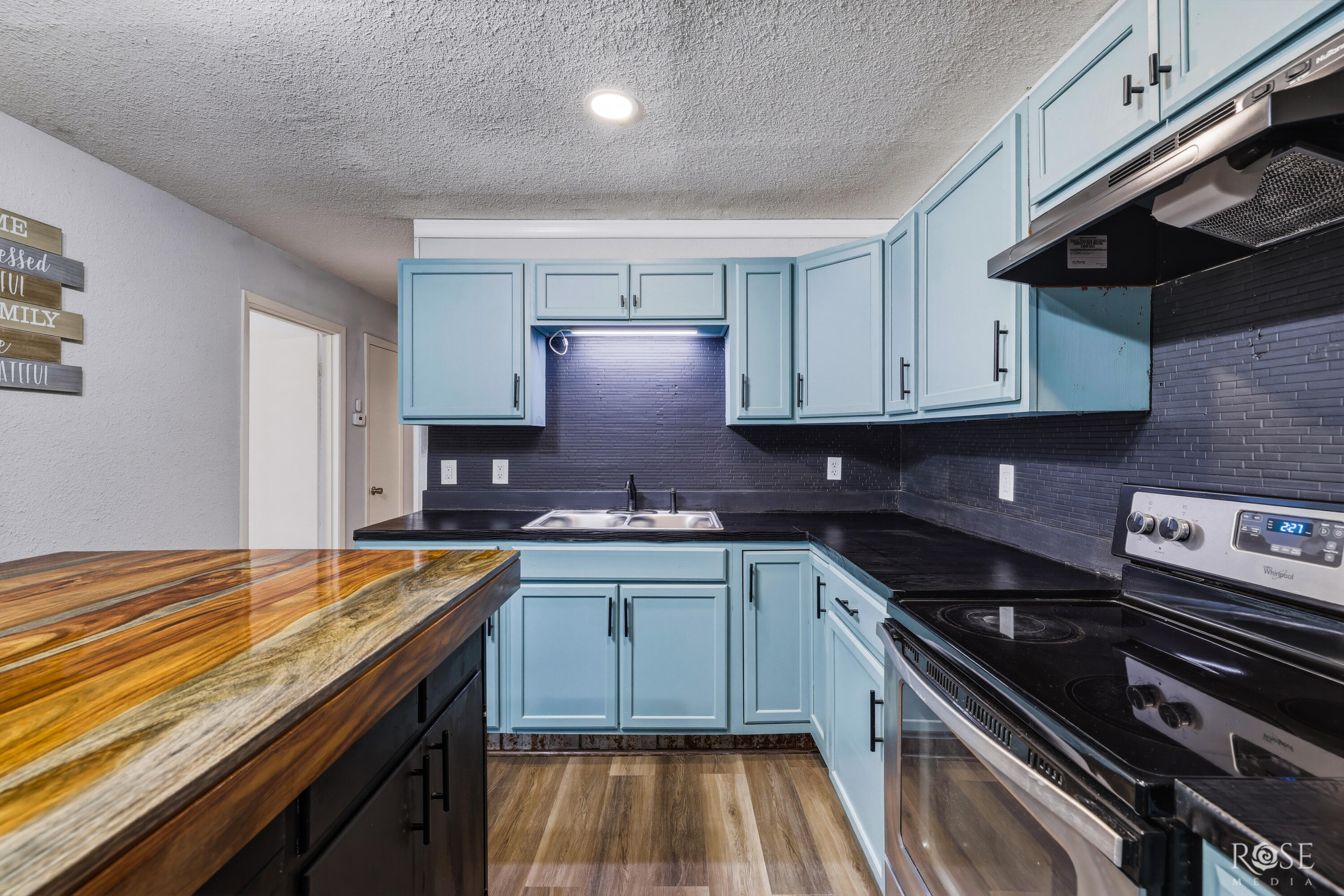 9570 Grapevine Avenue Property Photo 23