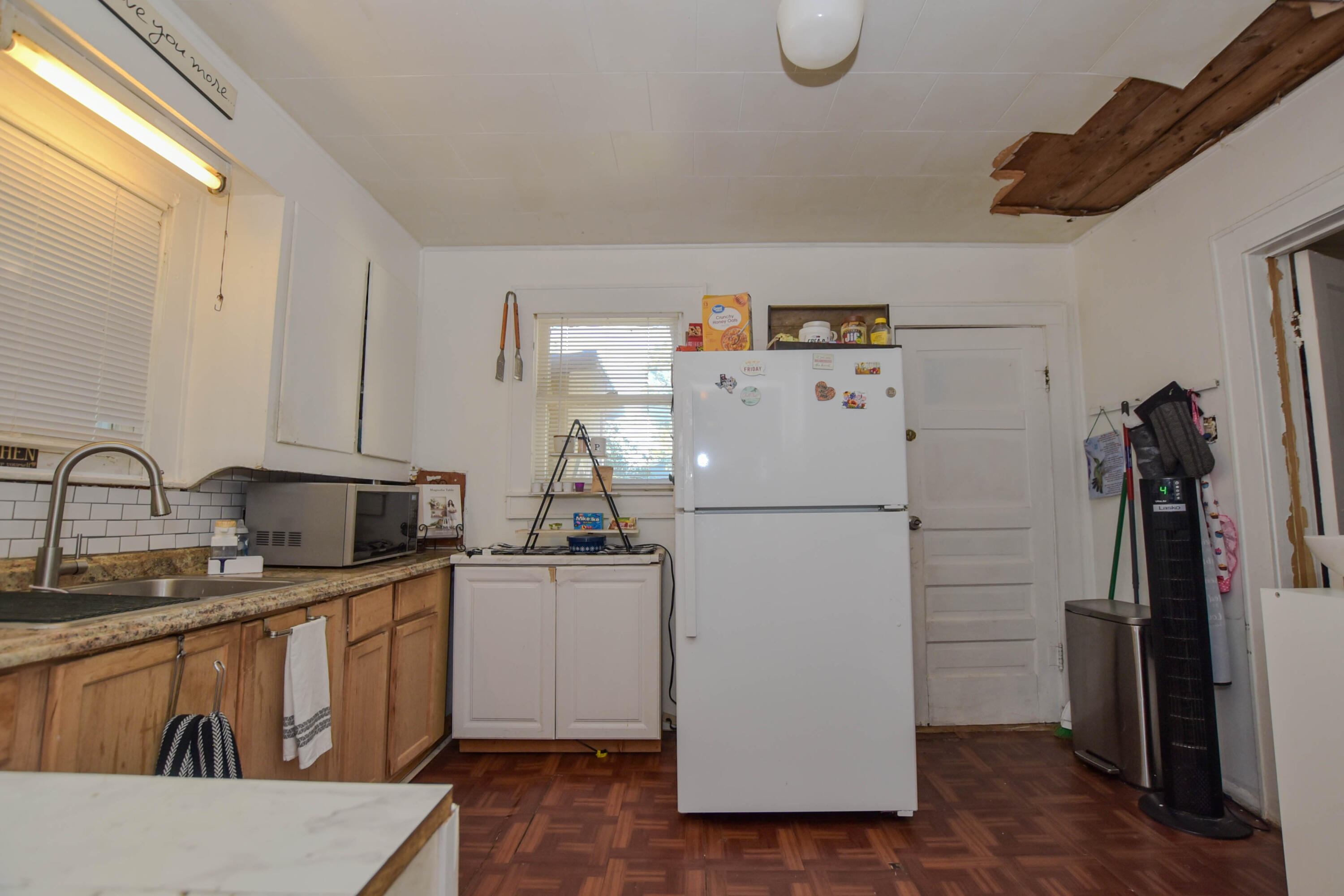 1826 W Avenue K Property Photo 9