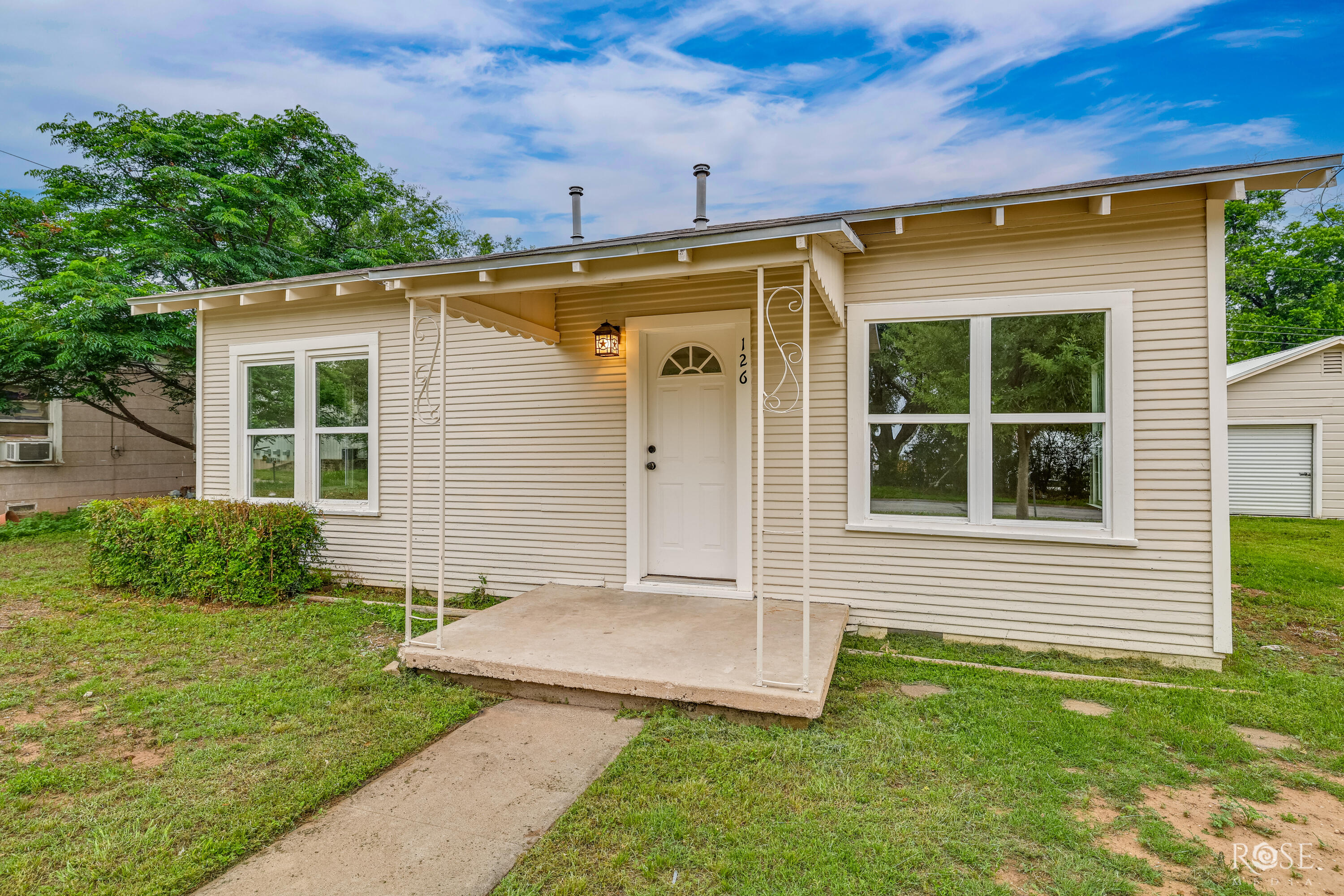 126 Morris Avenue Property Photo 3
