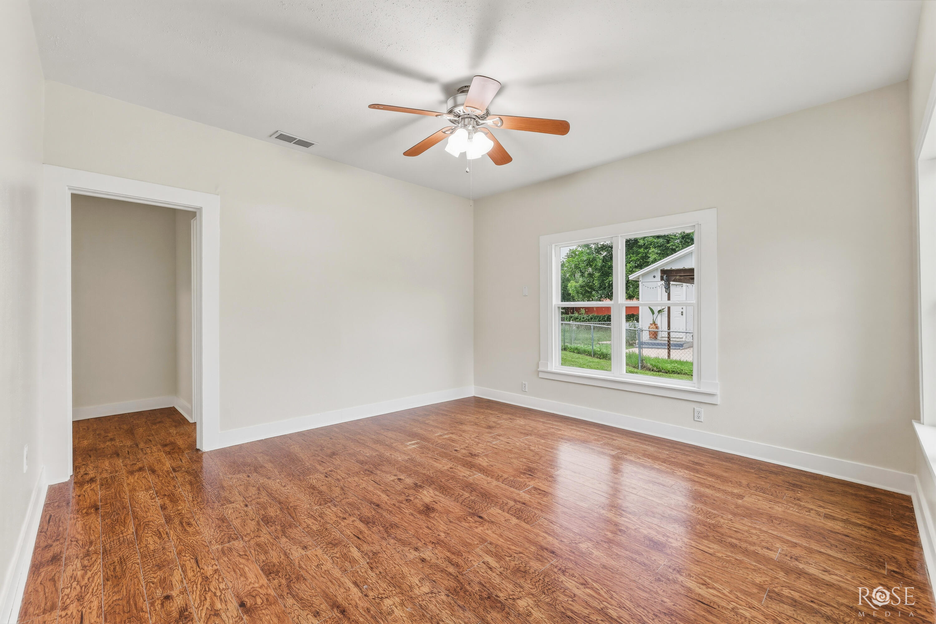 126 Morris Avenue Property Photo 4