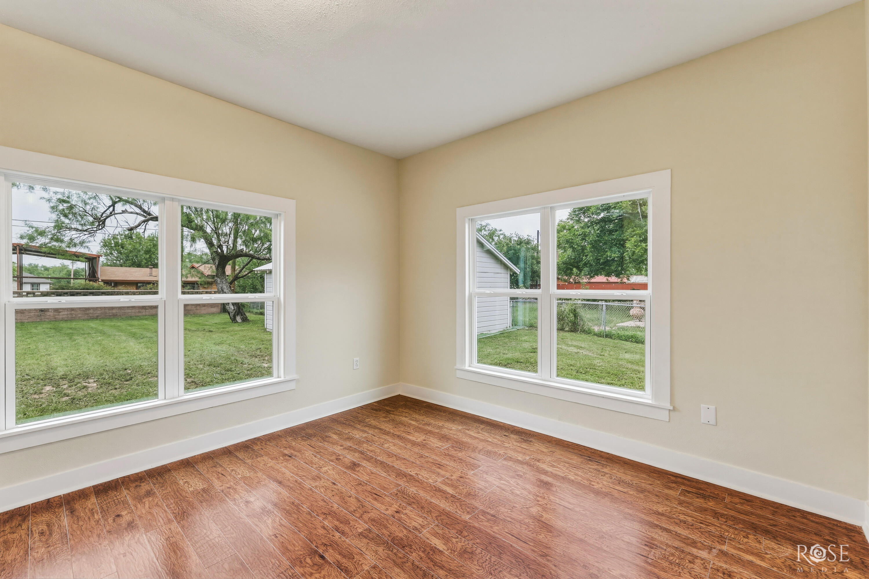 126 Morris Avenue Property Photo 10