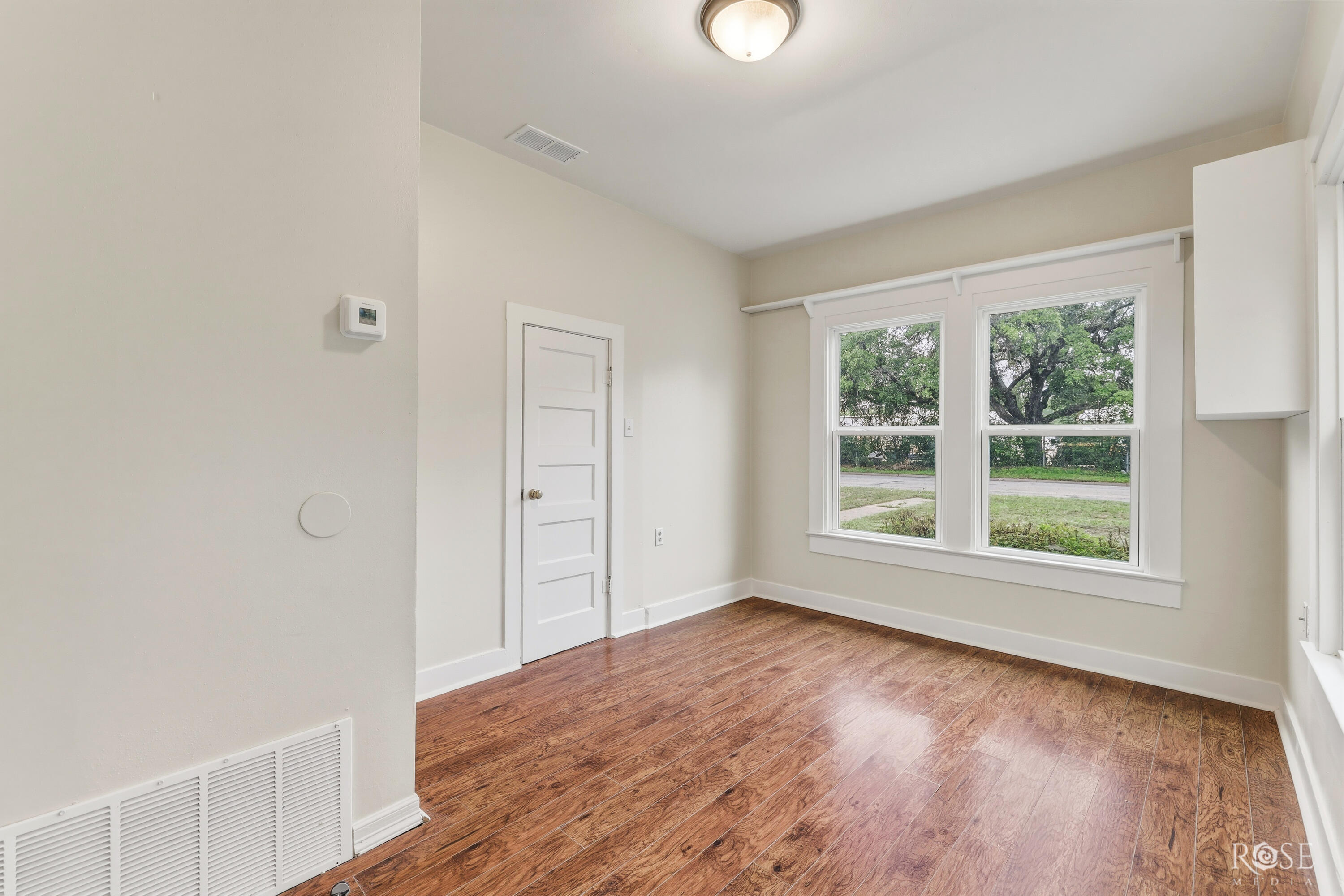 126 Morris Avenue Property Photo 16
