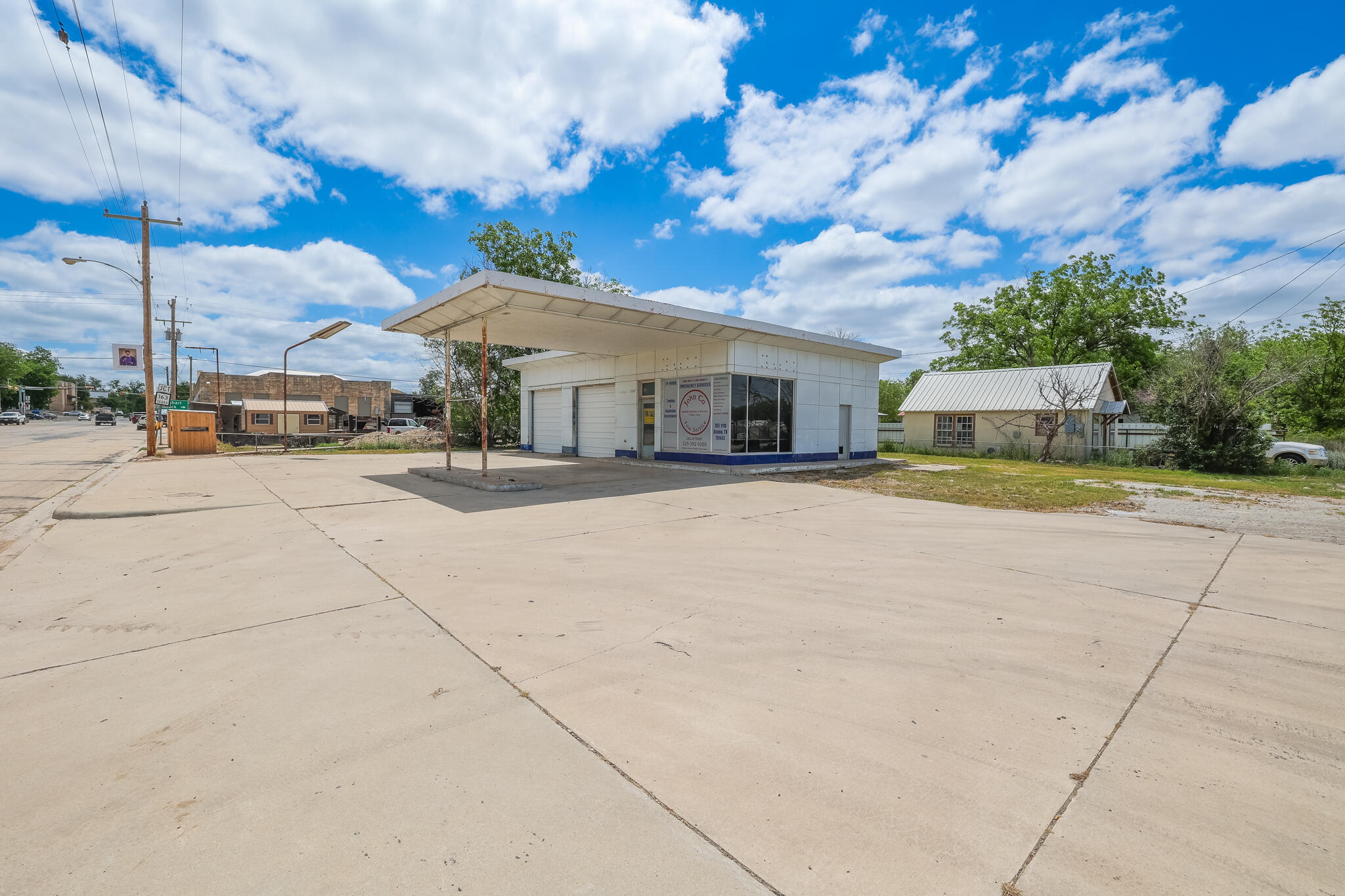 705 11th Street Property Photo 1