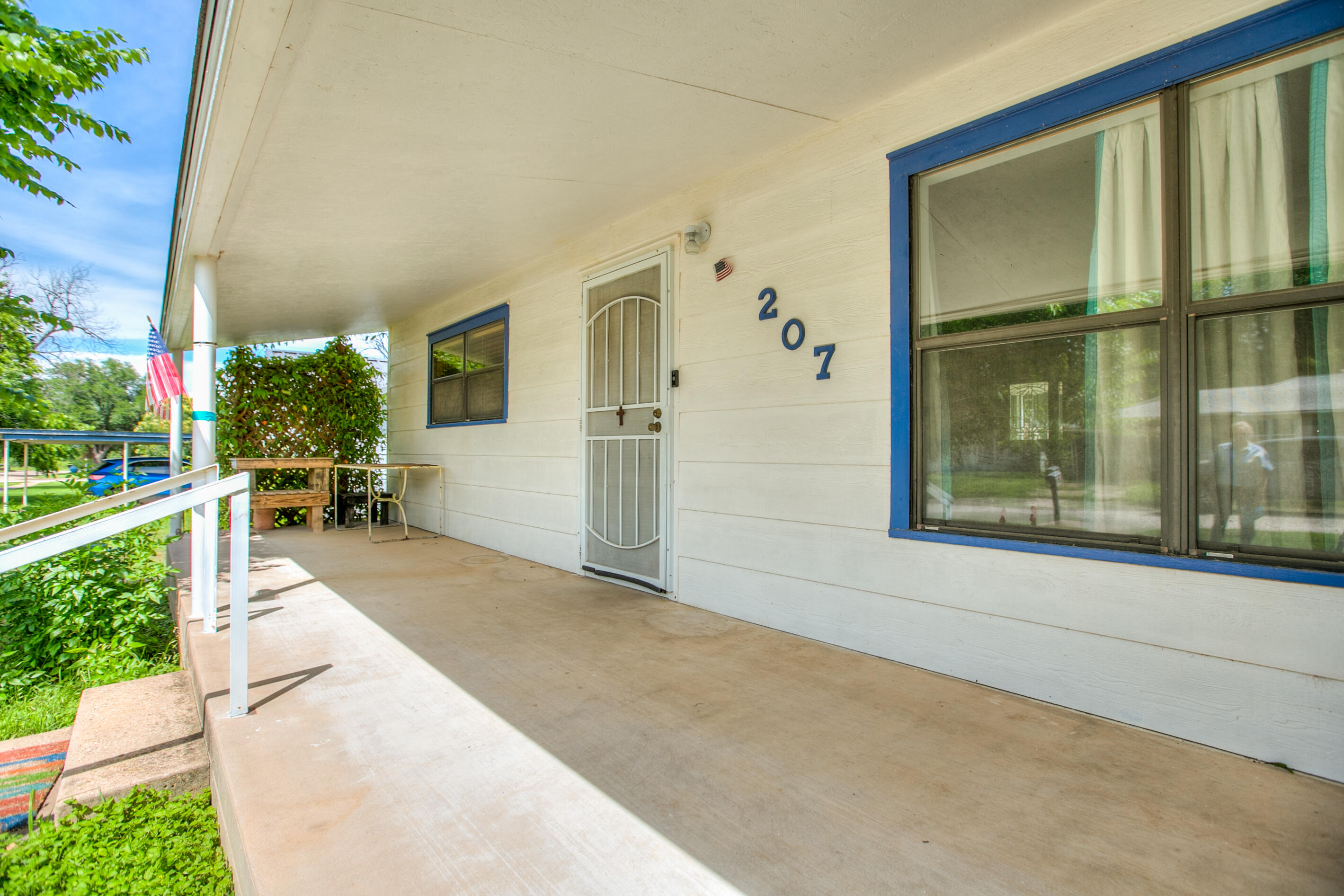 207 Hamilton Avenue Property Photo 6