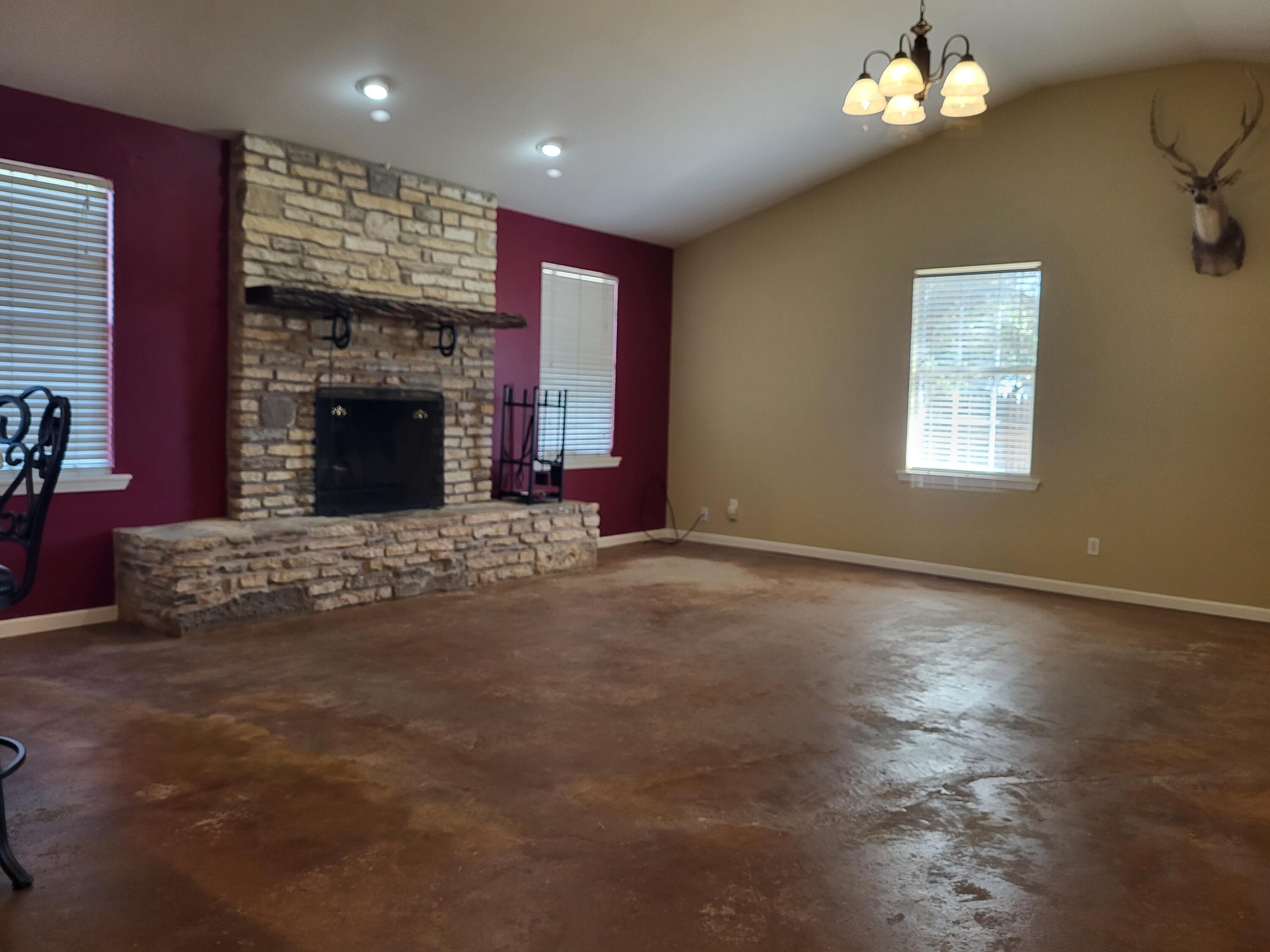 315 W Duncan Avenue Property Photo 2