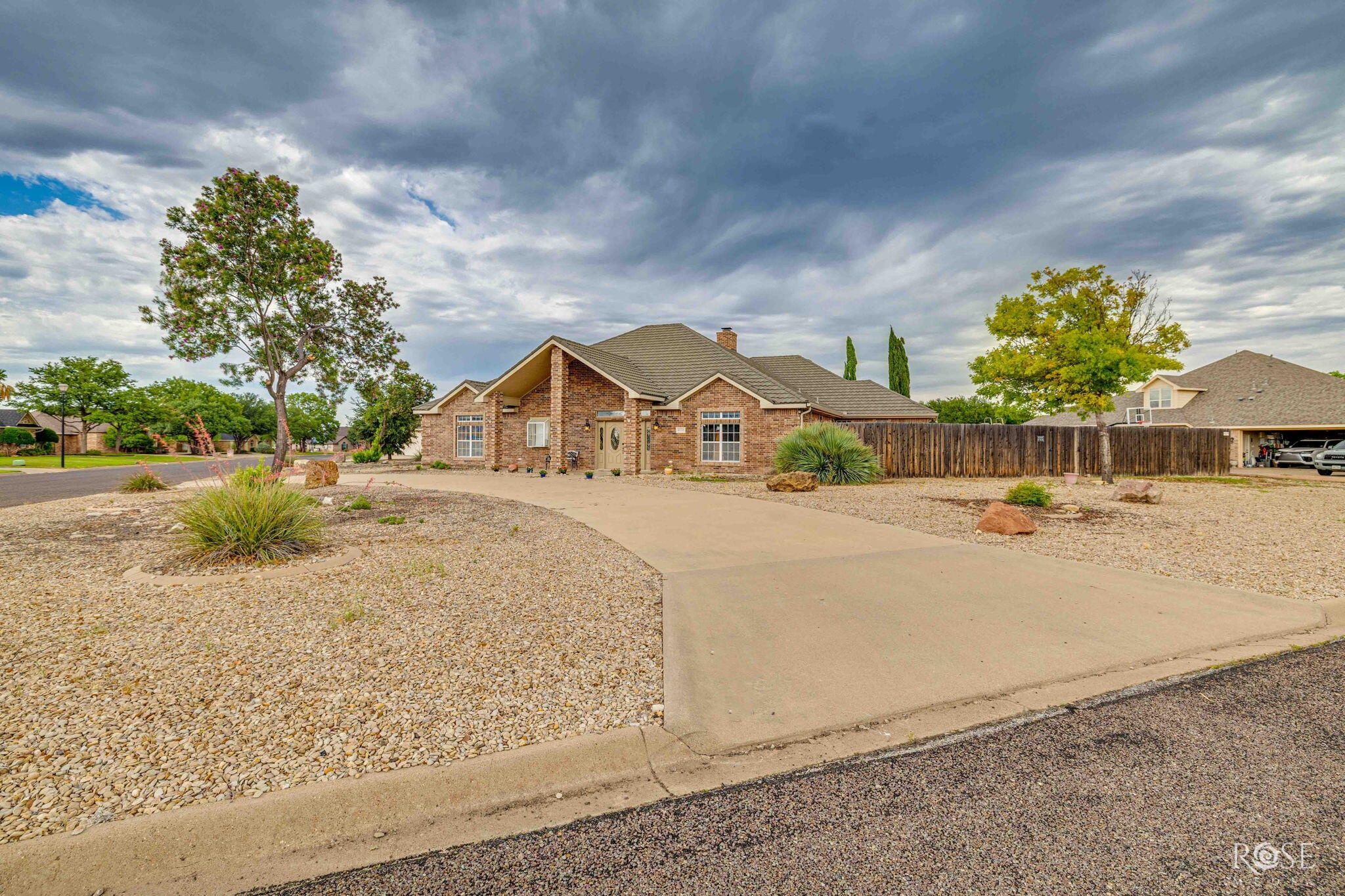 6034 Devonshire Lane Property Photo 3