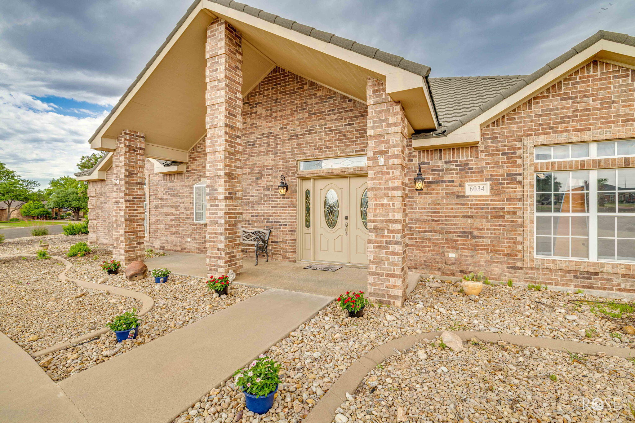 6034 Devonshire Lane Property Photo 7