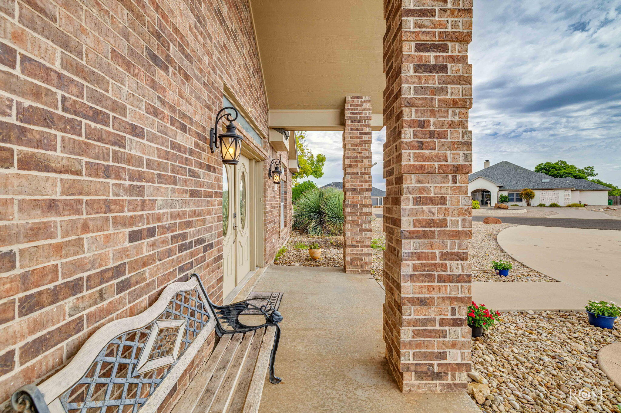 6034 Devonshire Lane Property Photo 8
