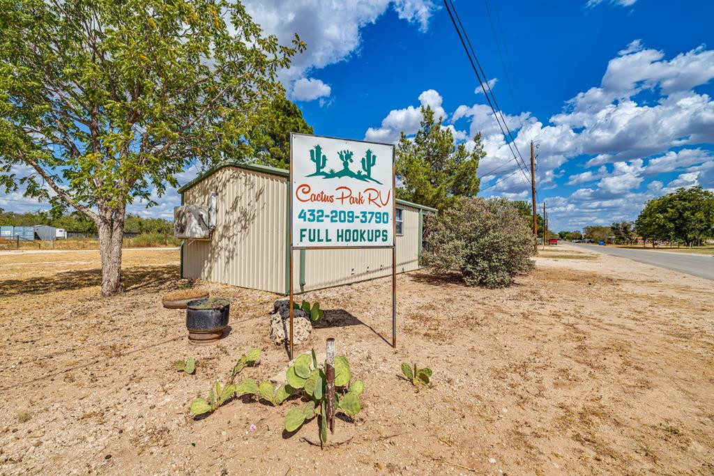 222 9th Street Property Photo 1