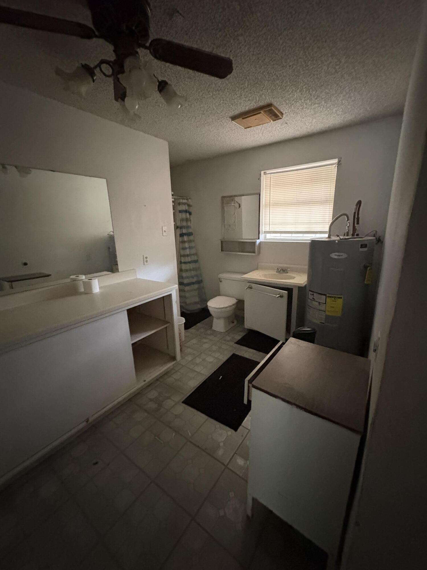 220 N Poe Street Property Photo 14