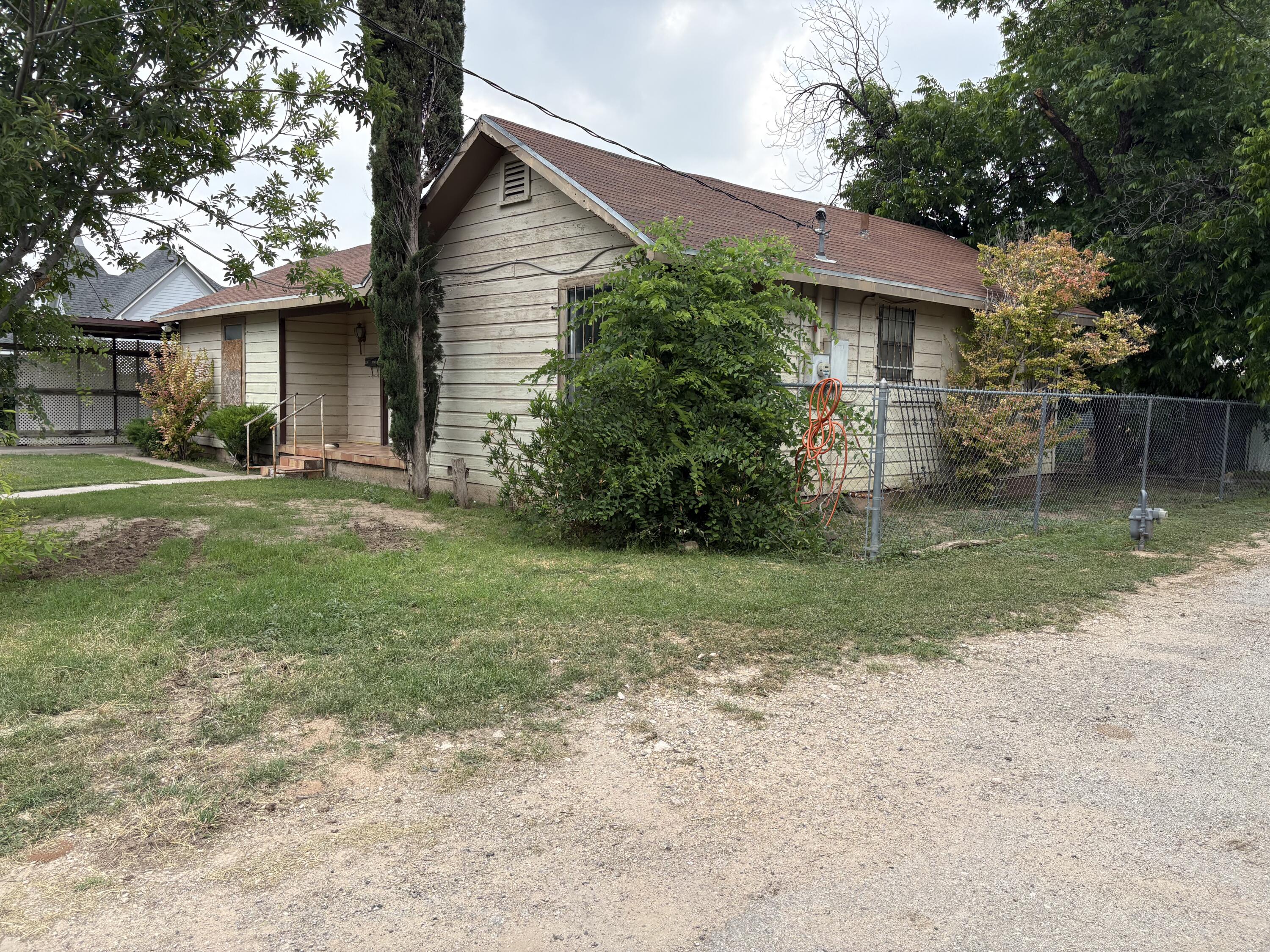 220 N Poe Street Property Photo 18