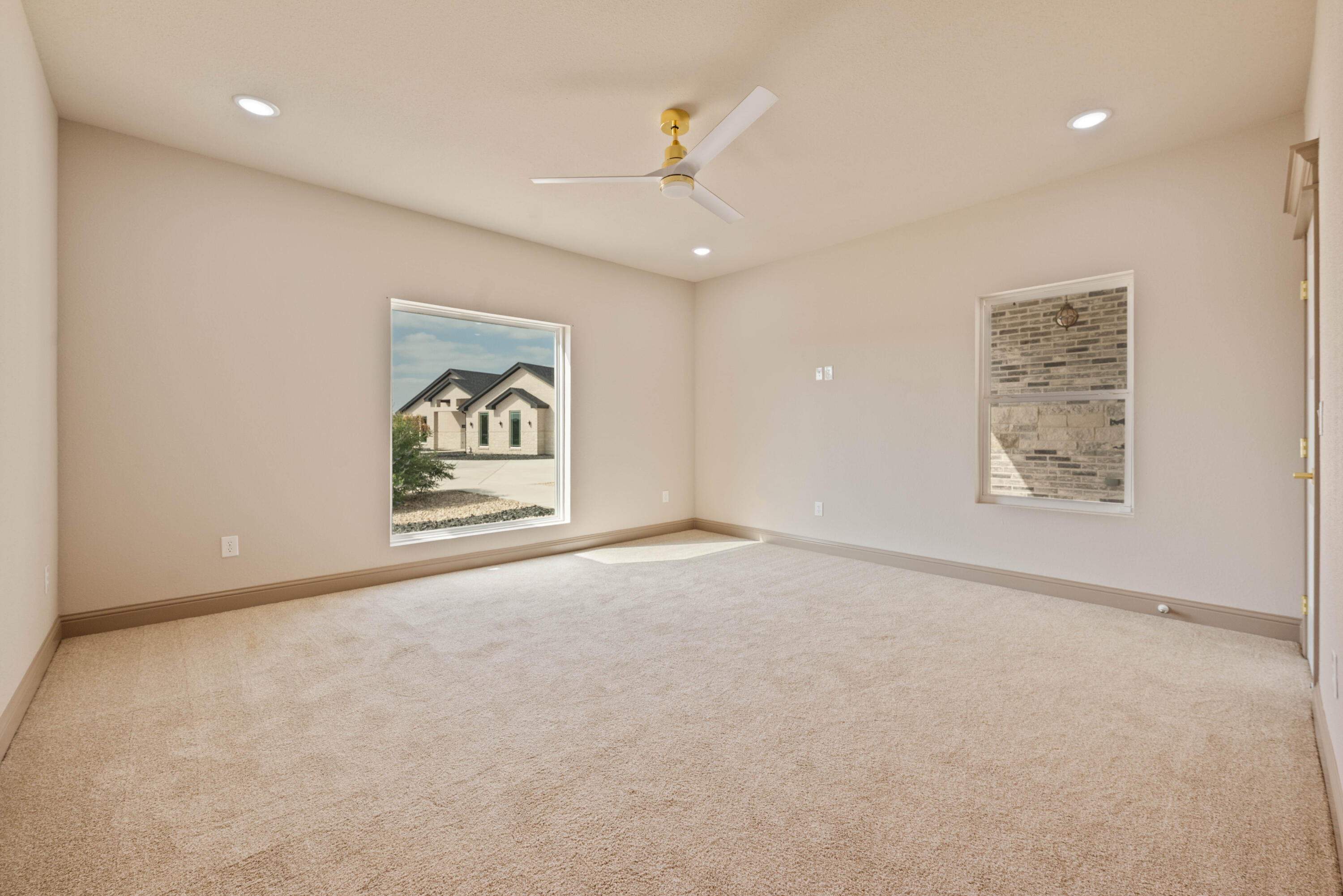5202 Riviera Lane Property Photo 34