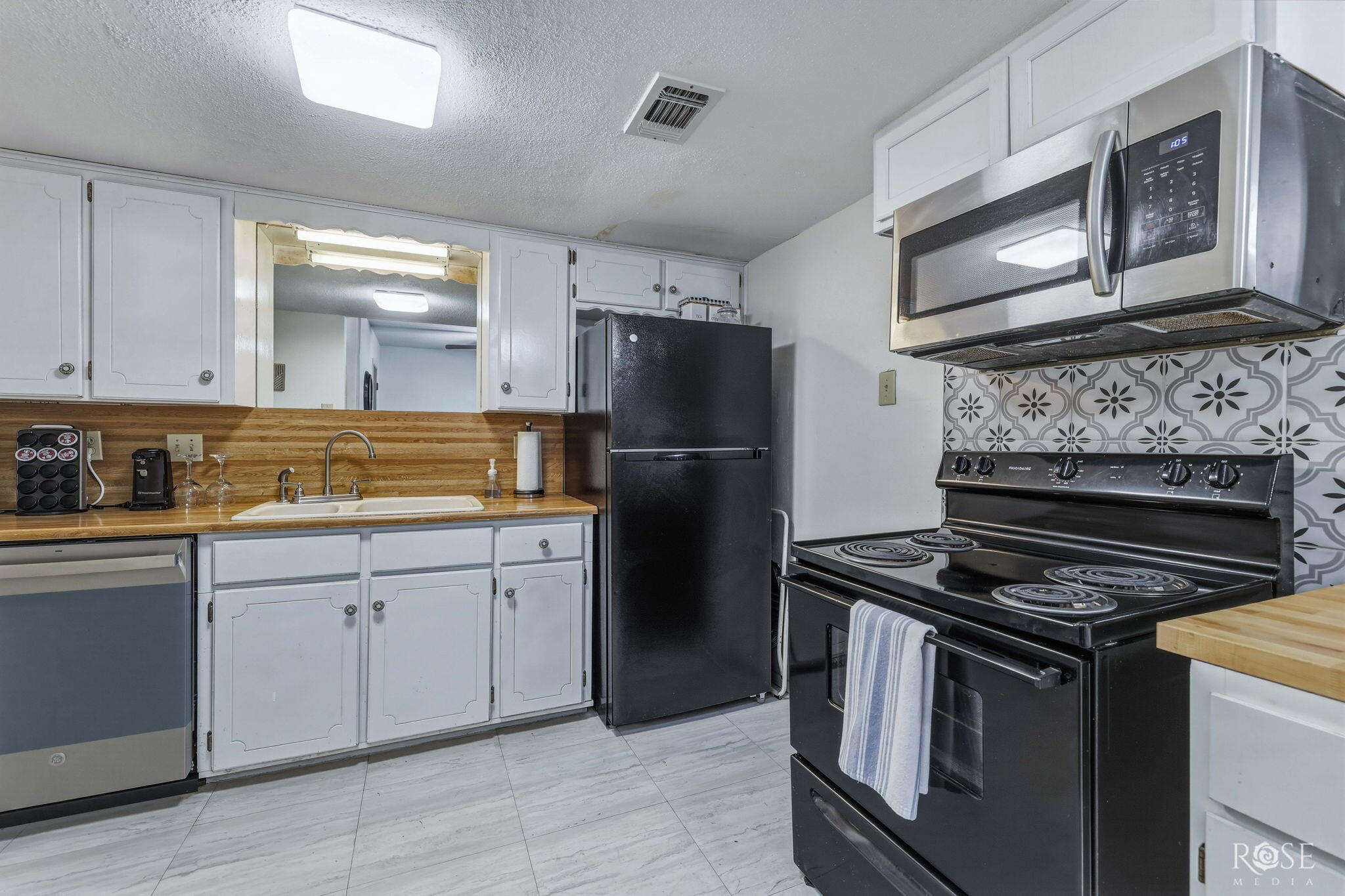 1036 Glenna Street Property Photo 10