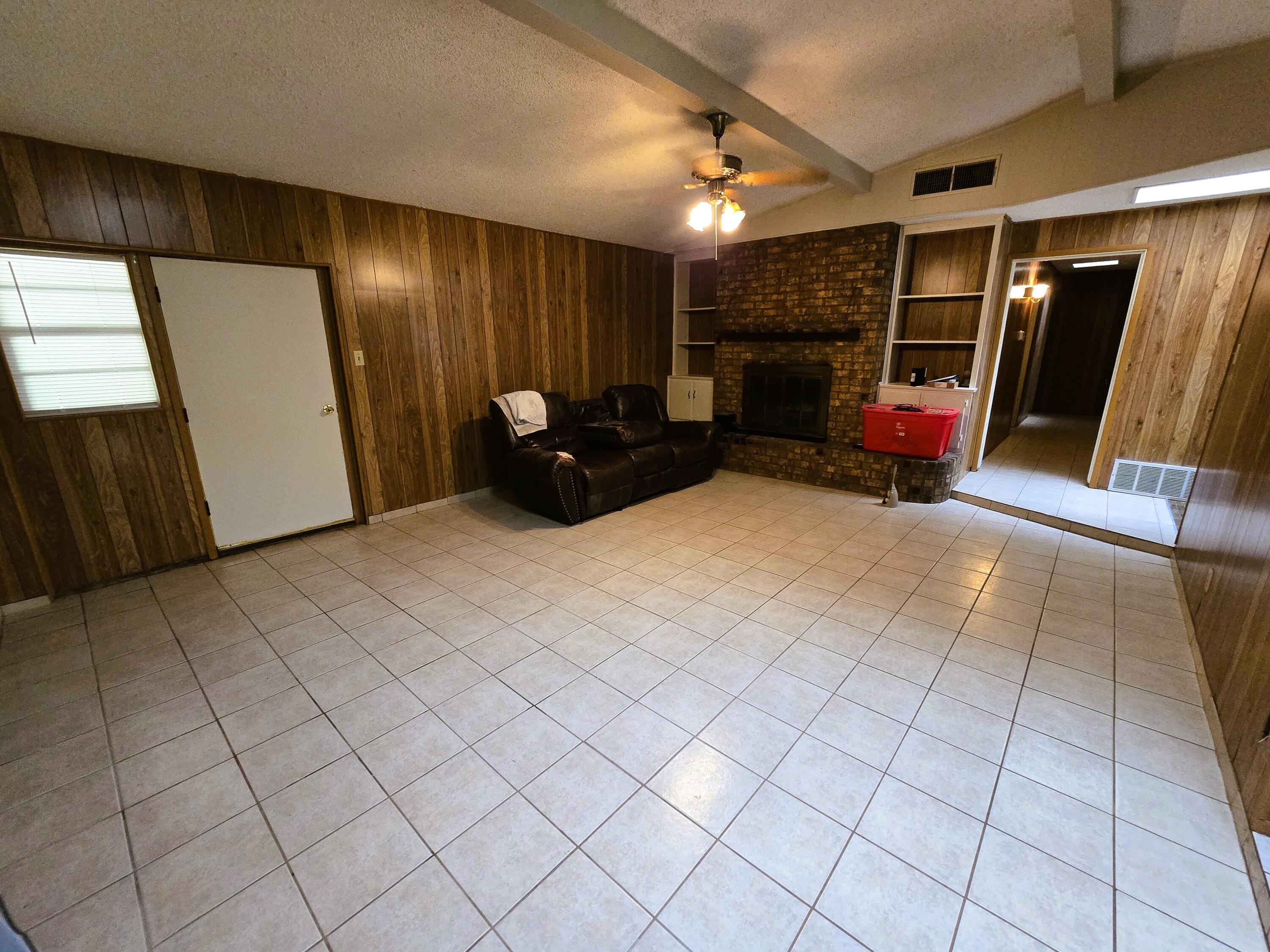 324 Briarwood Drive Property Photo 2