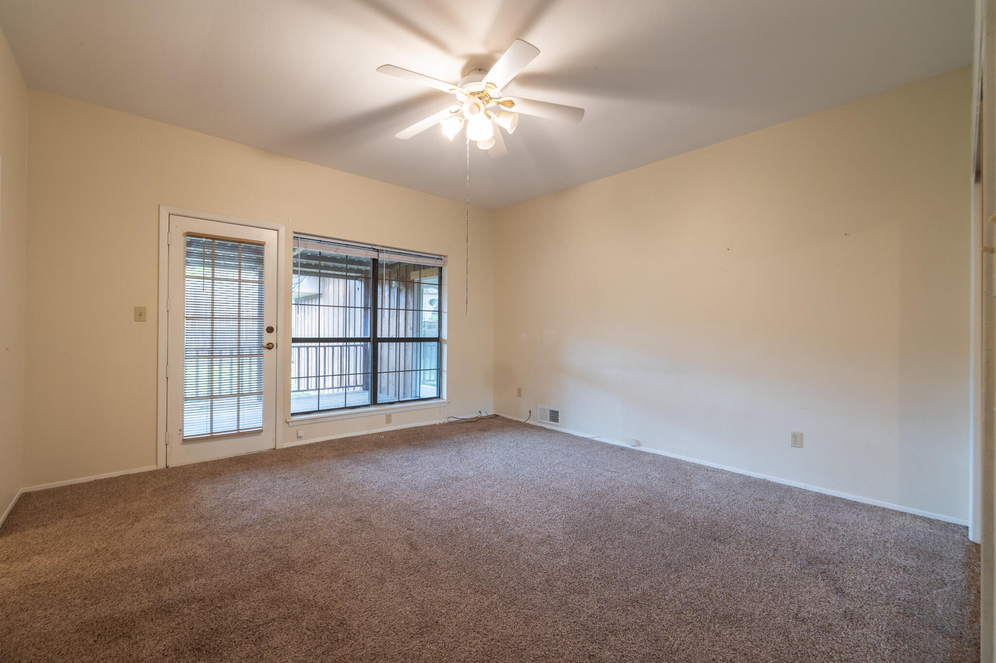 303 Avenue E Property Photo 15