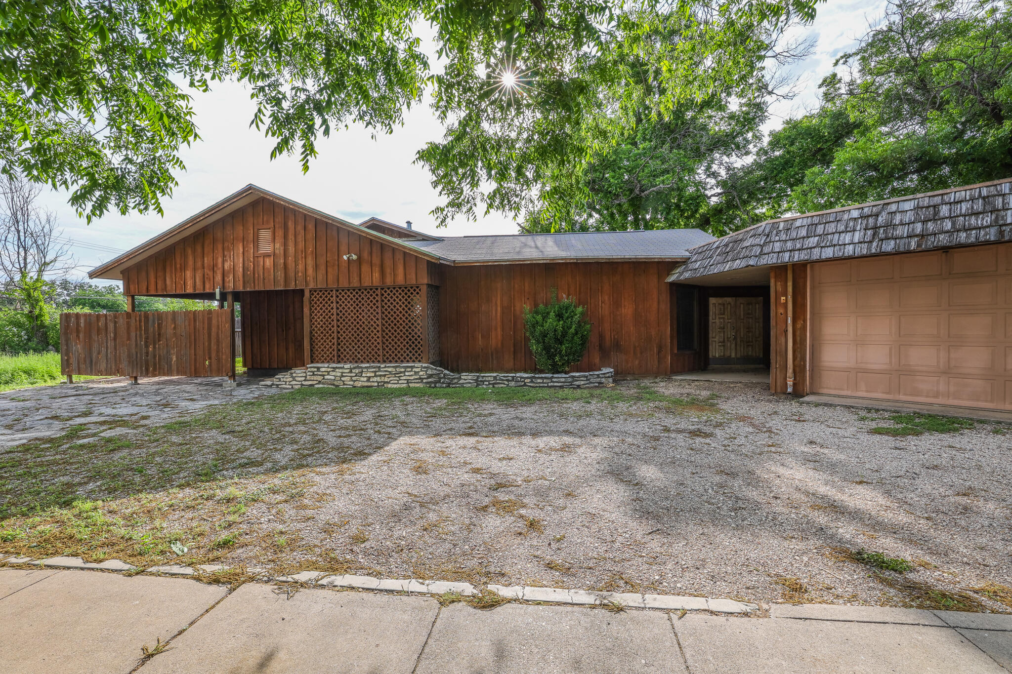 304 Avenue D Property Photo 14