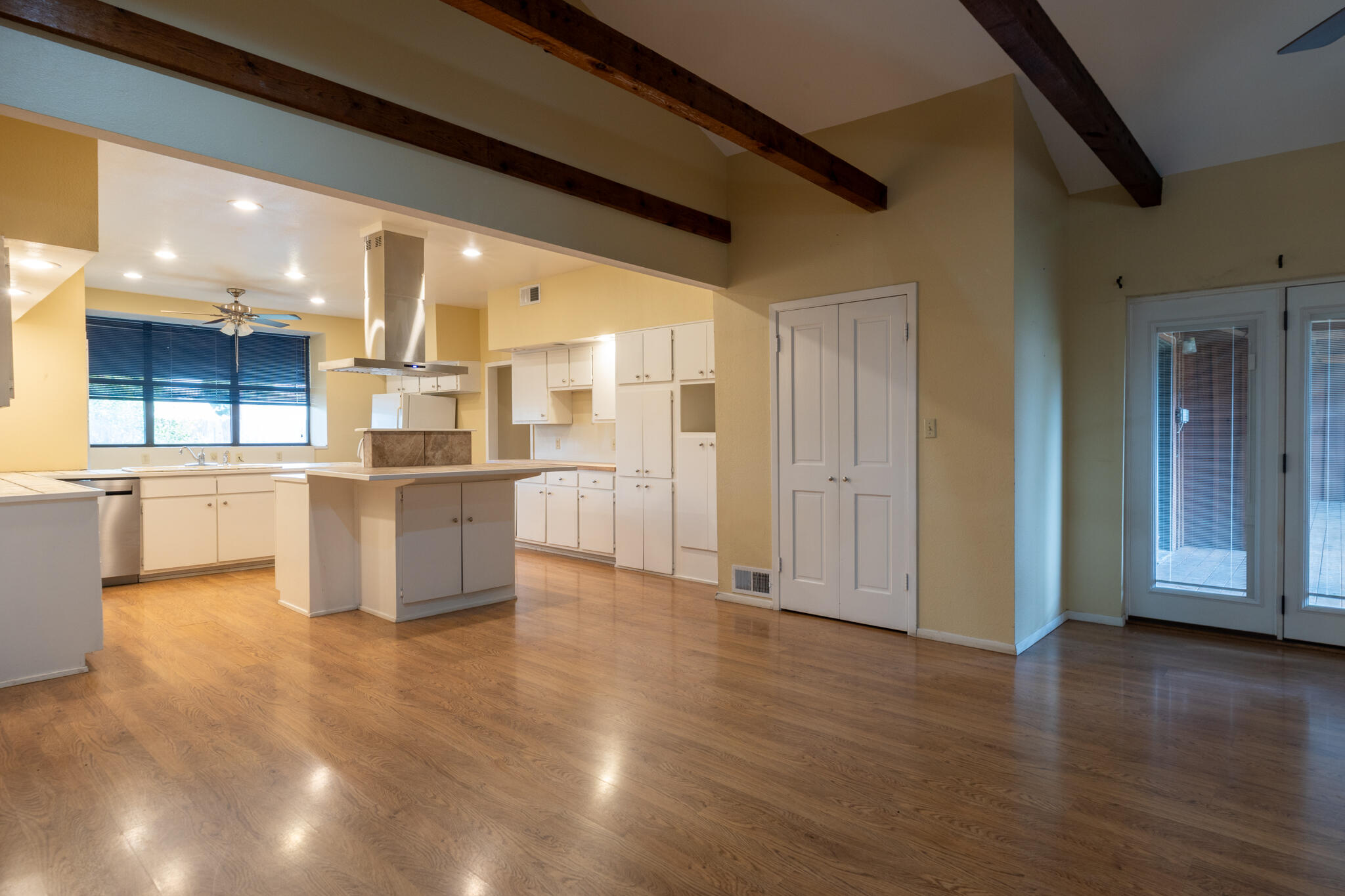 304 Avenue D Property Photo 18