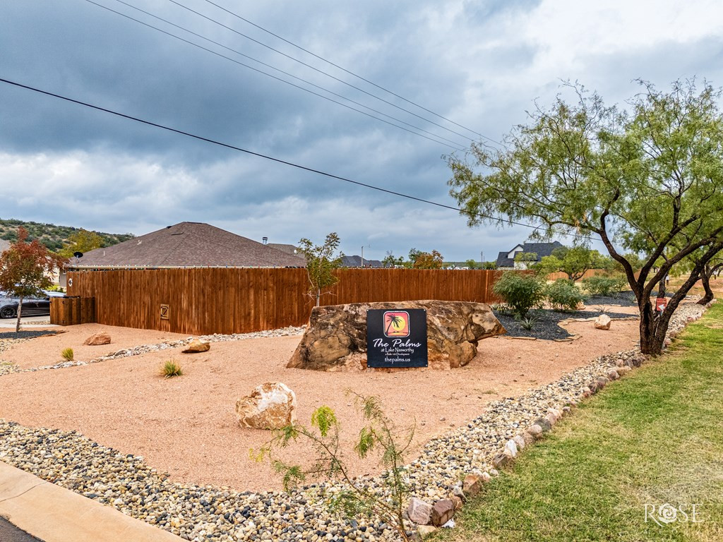 2210 Palms Court Property Photo 2