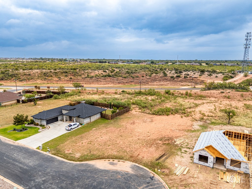 2210 Palms Court Property Photo 3
