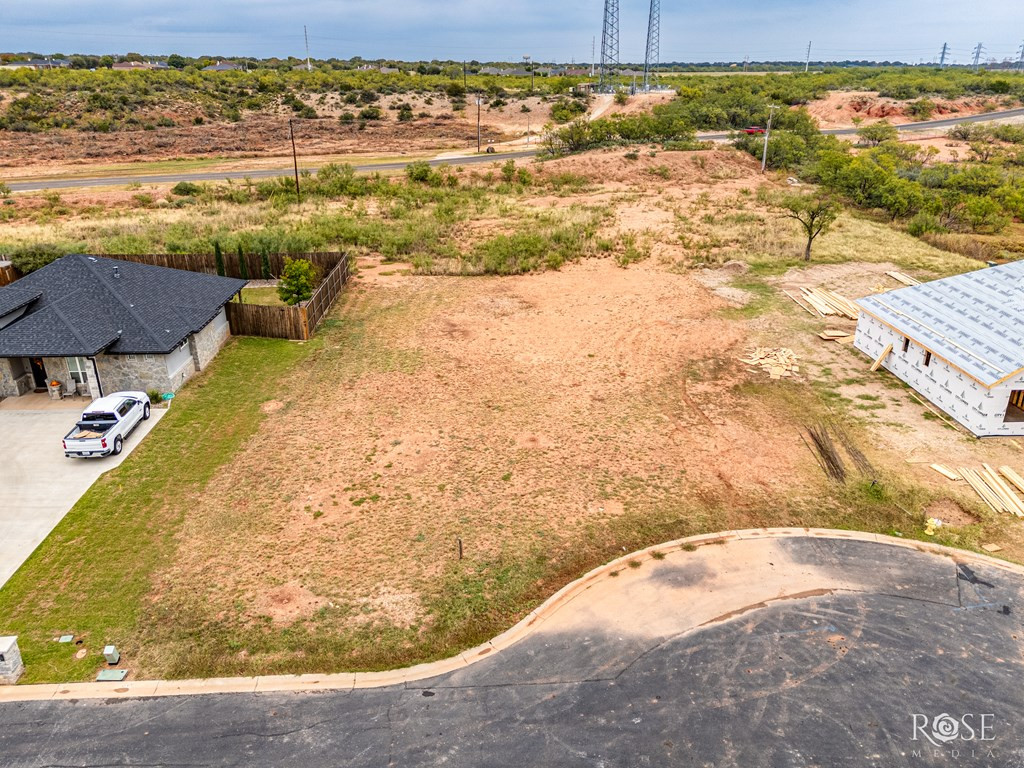 2210 Palms Court Property Photo 4