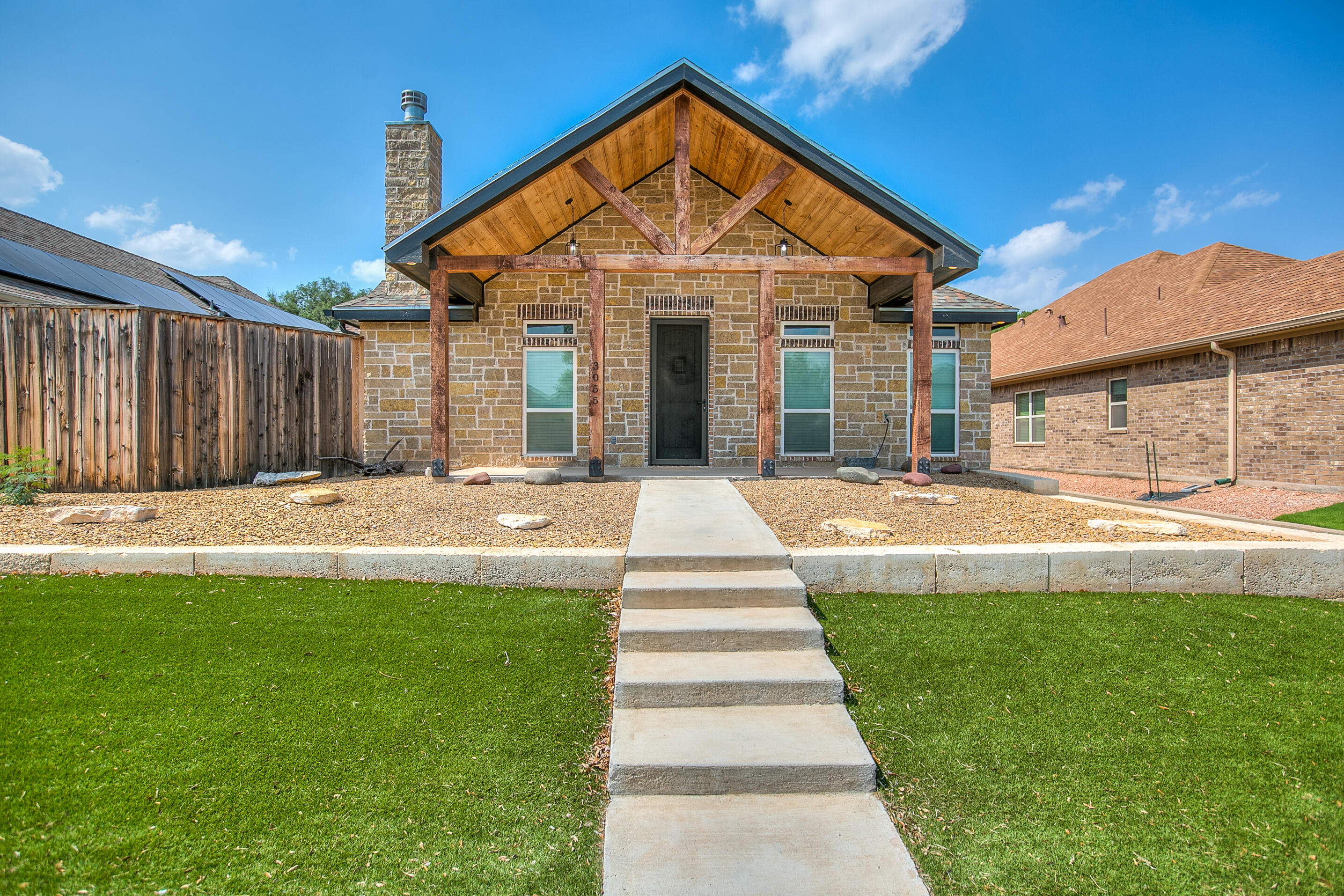 3055 Champions Circle Property Photo 1