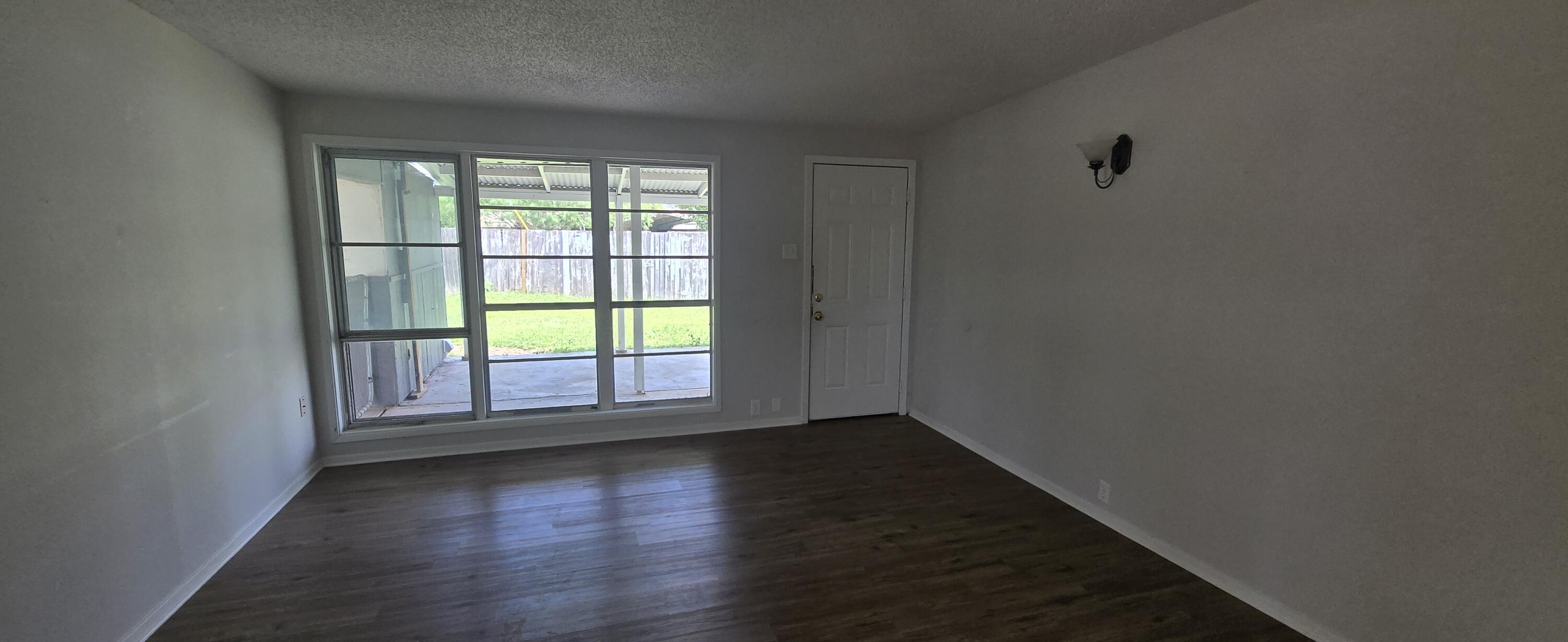 2401 Field Street Property Photo 3