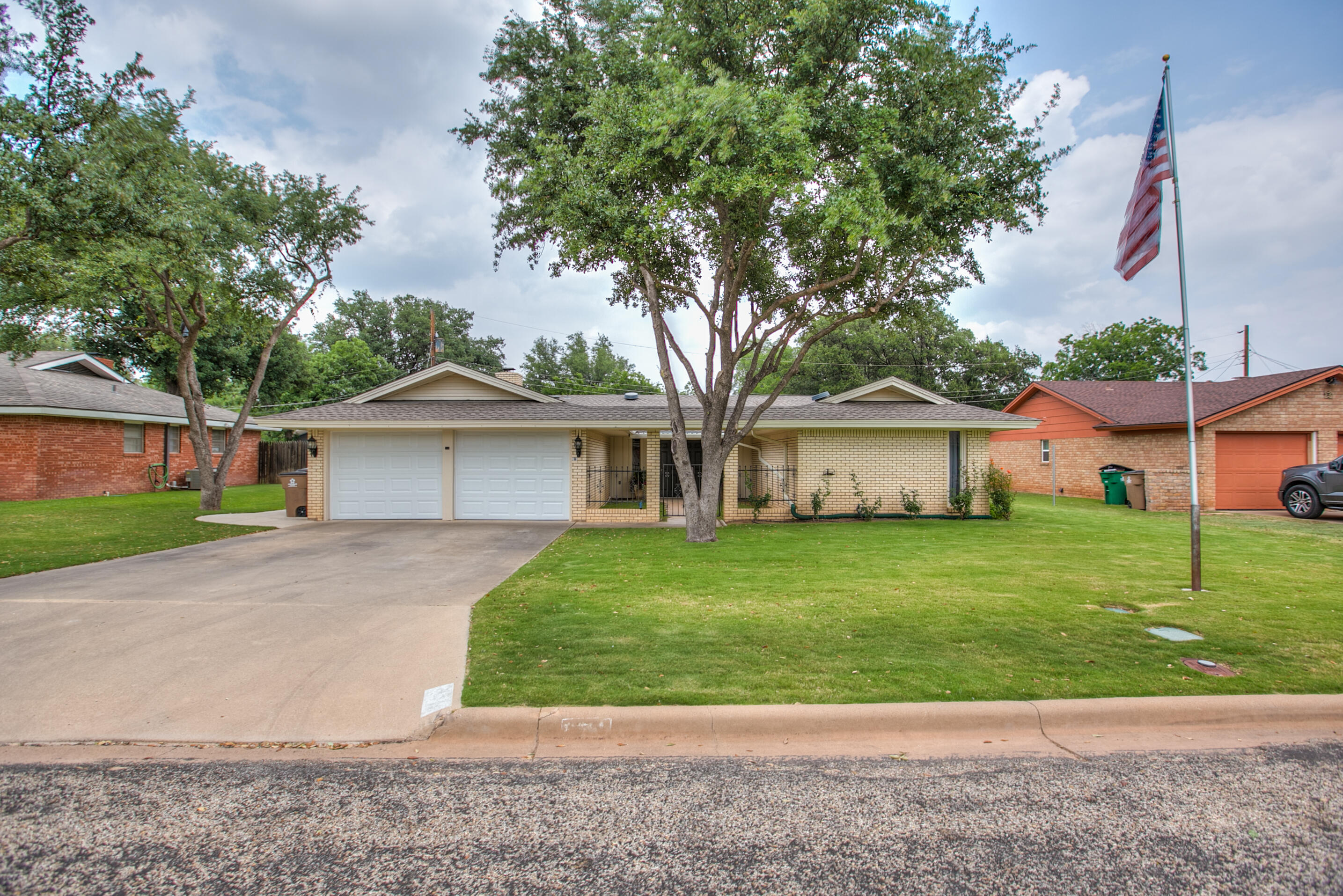 3214 Tanglewood Drive Property Photo 1