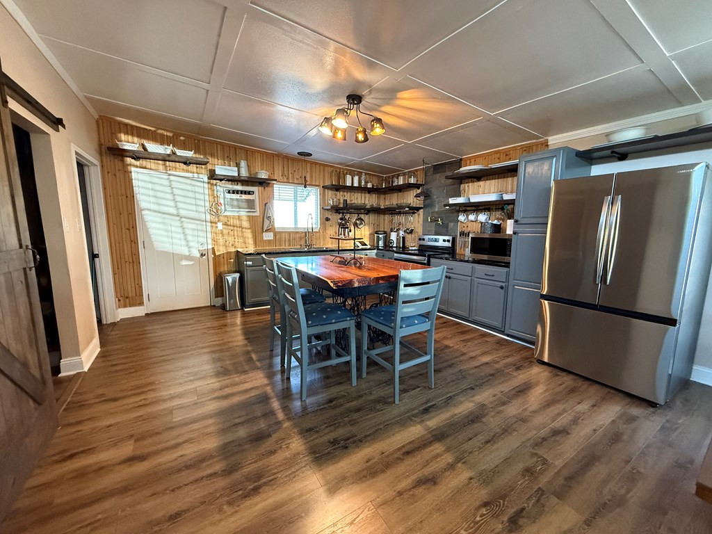 1350 Cedar Cove Road Property Photo 4