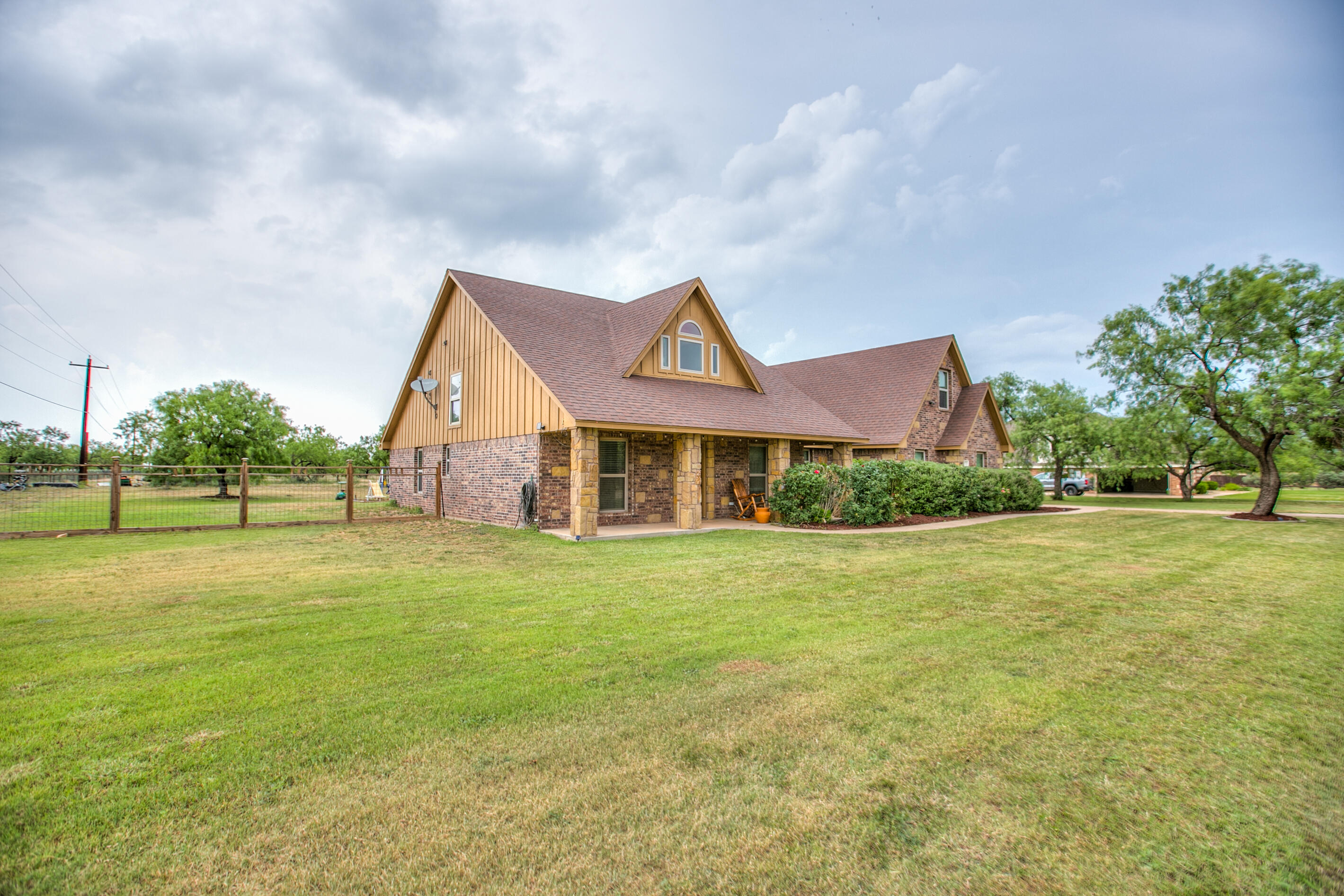 7920 Bison Trail Property Photo 3
