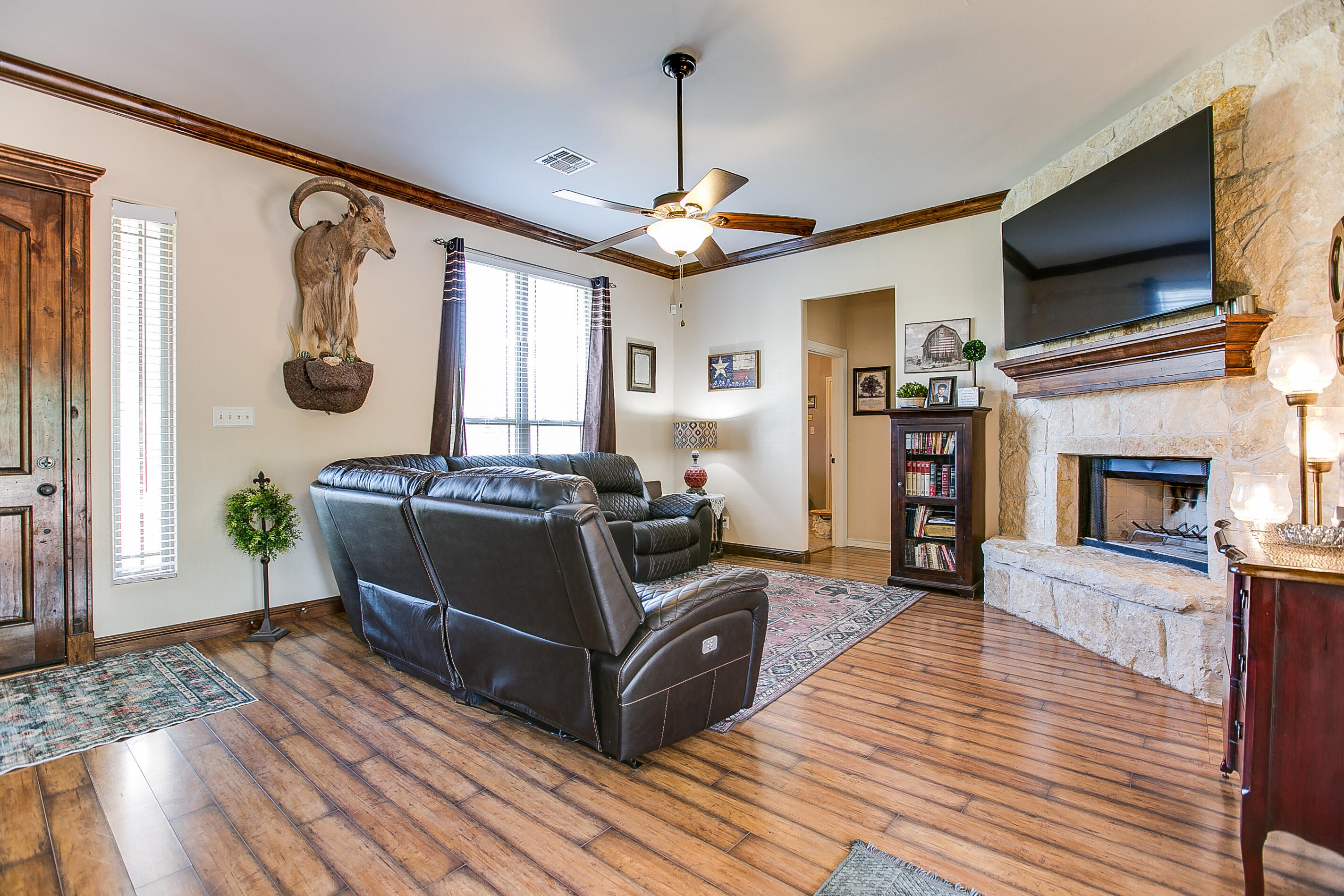 7758 Elk Run Property Photo 5