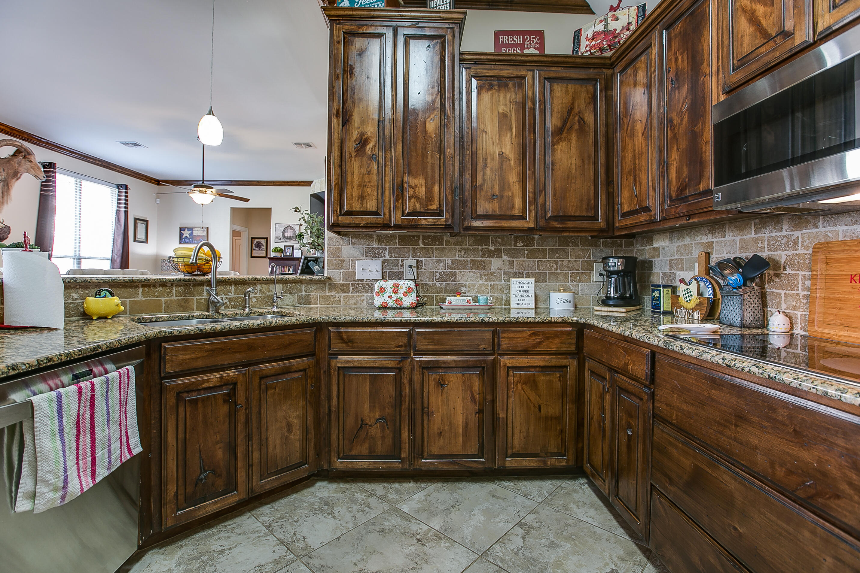 7758 Elk Run Property Photo 12