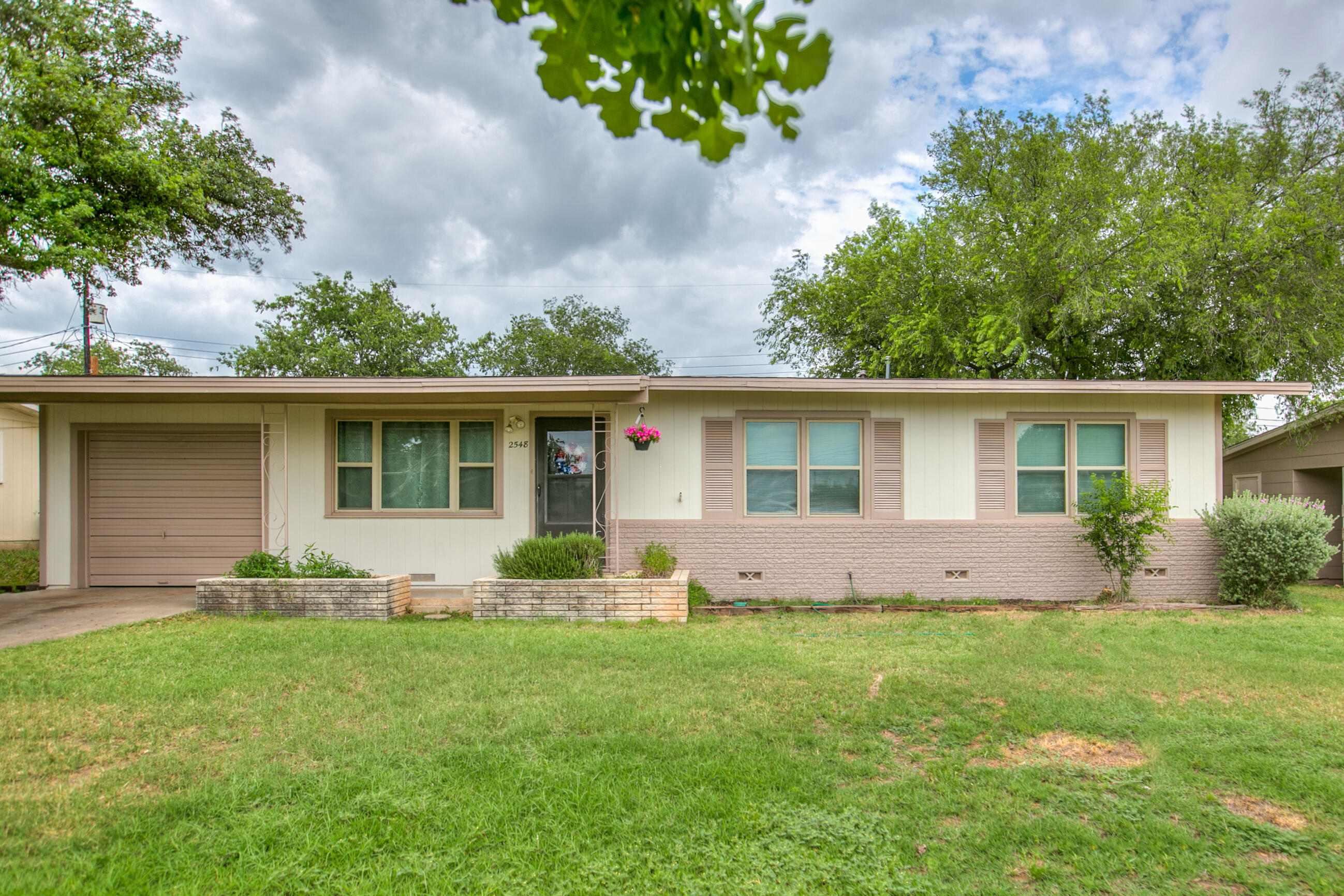 2548 A&m Avenue Property Photo 1