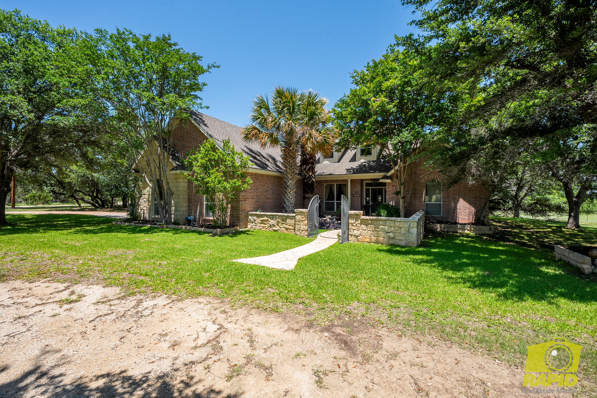 6250 Green Oaks Drive Property Photo 3