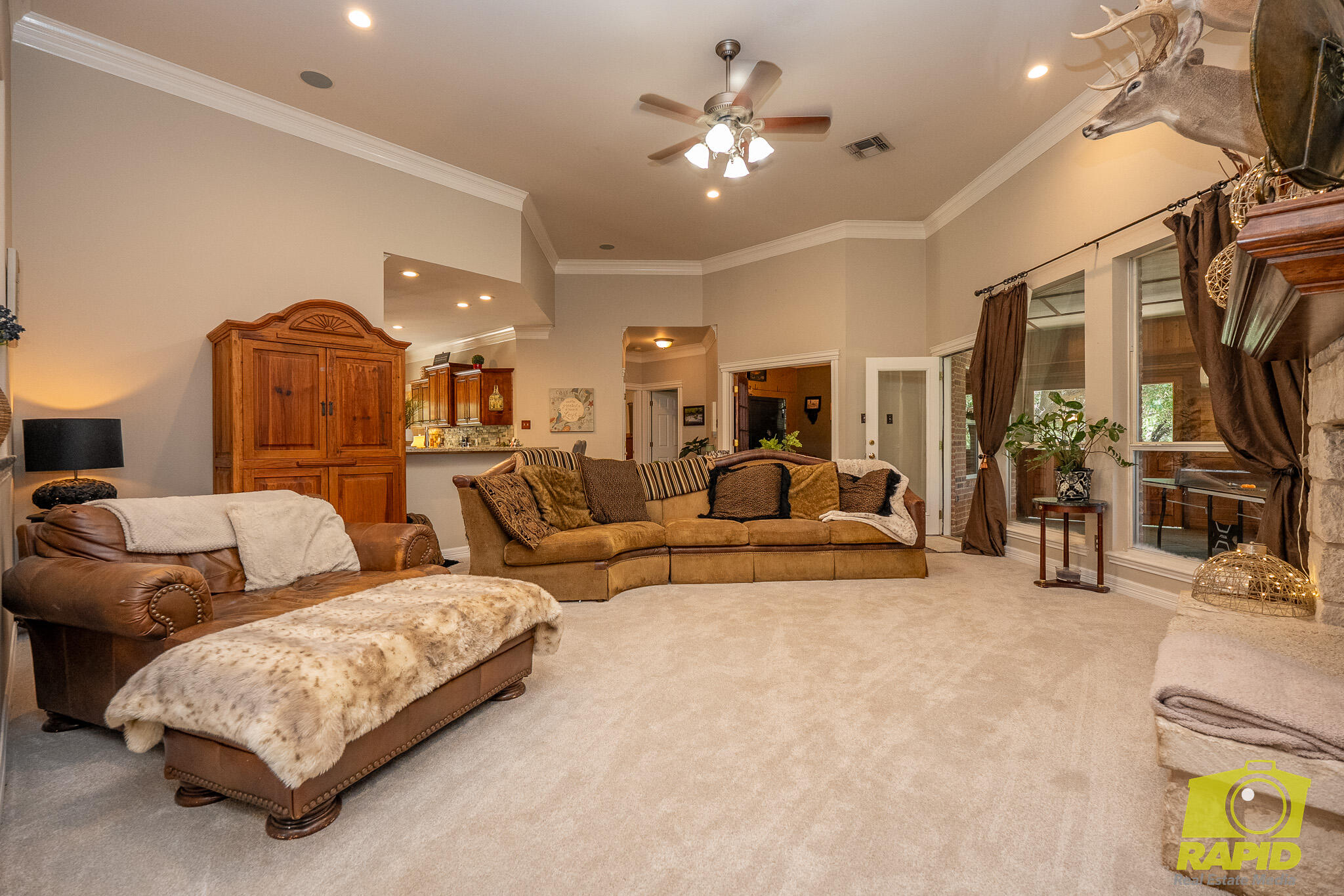 6250 Green Oaks Drive Property Photo 8