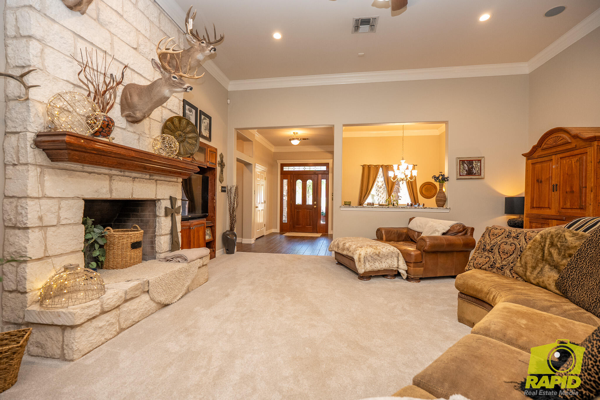 6250 Green Oaks Drive Property Photo 10
